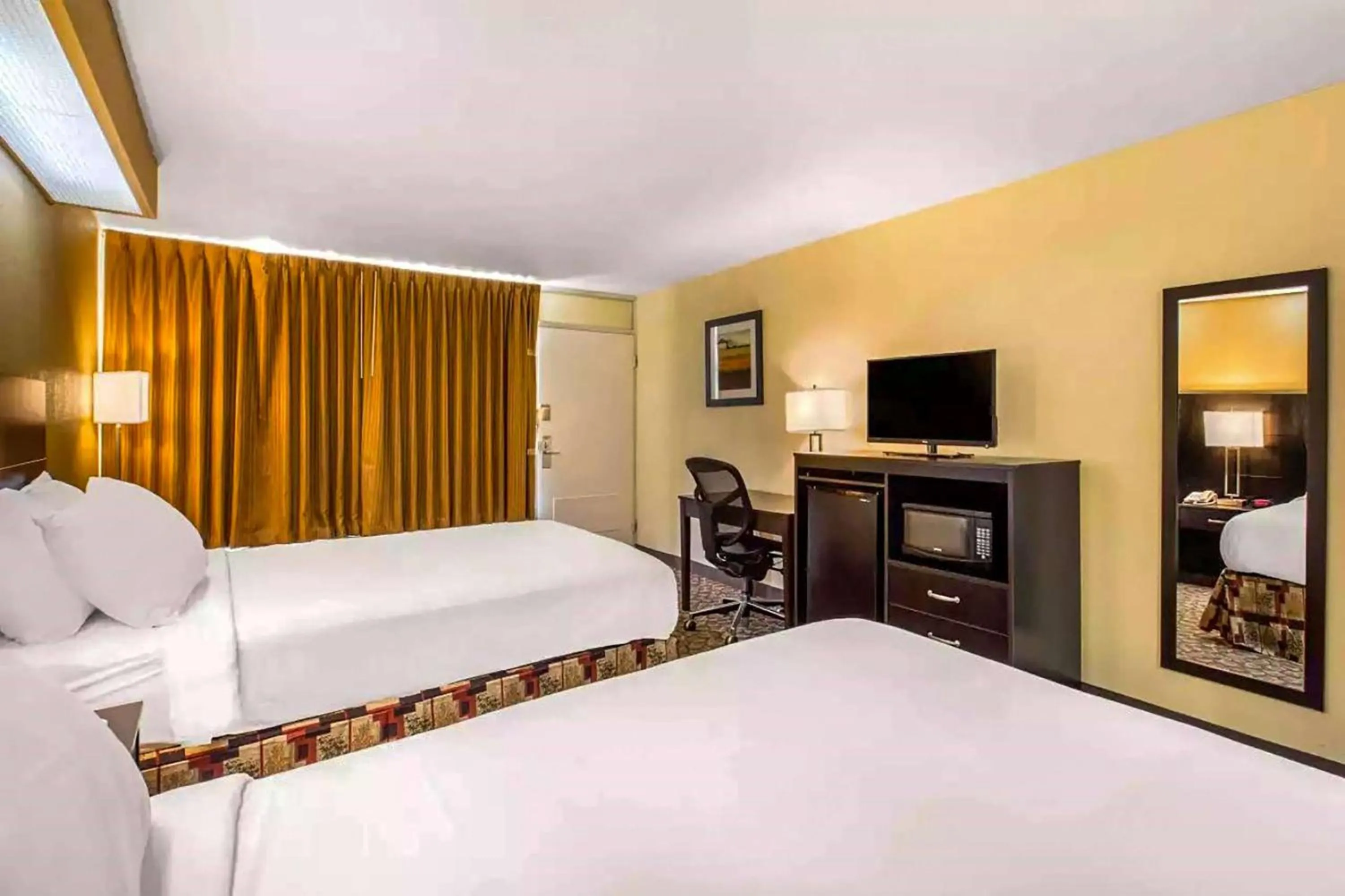Photo of the whole room, Bed in Ramada by Wyndham Santee I-95