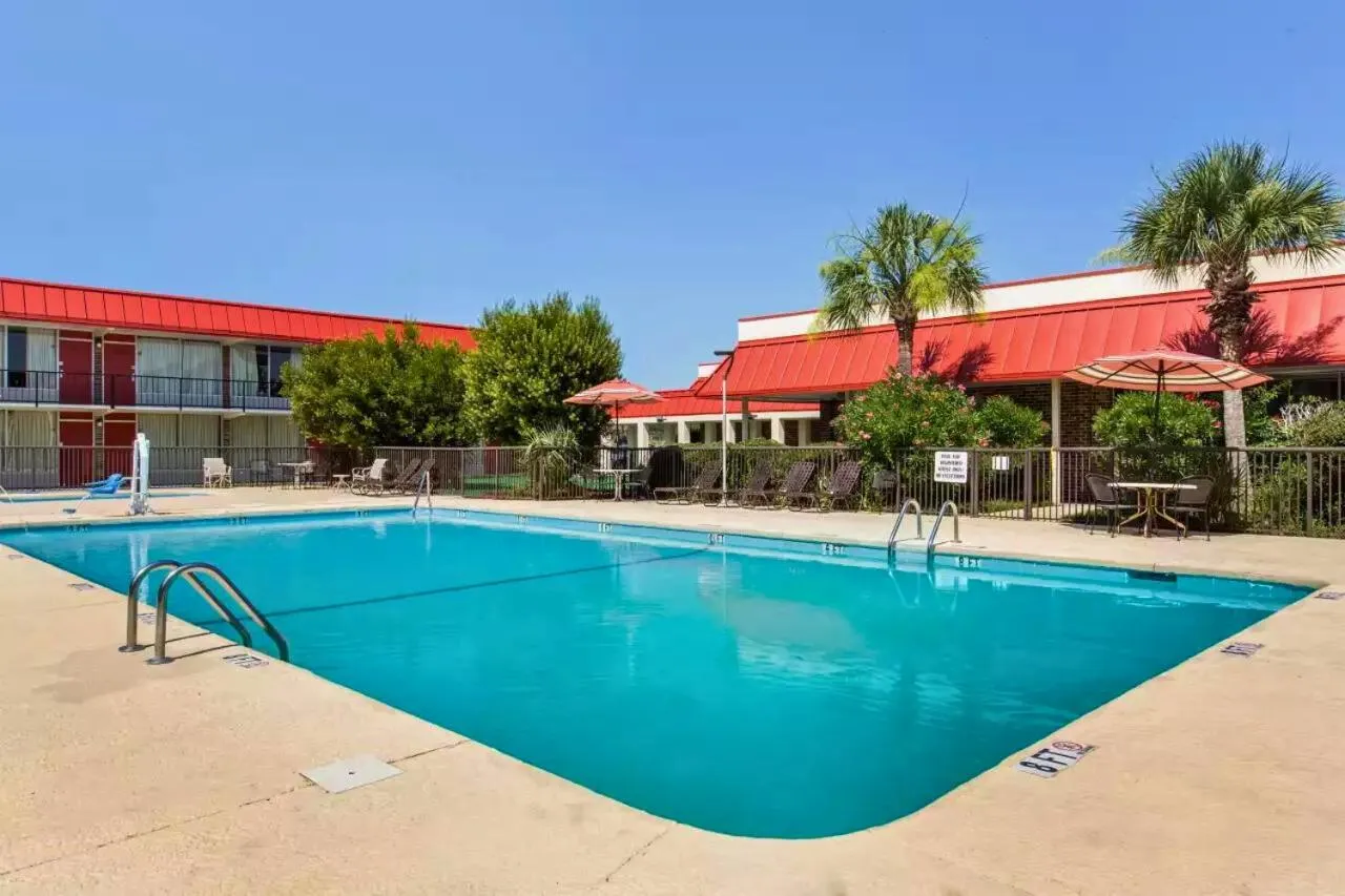 Ramada by Wyndham Santee I-95