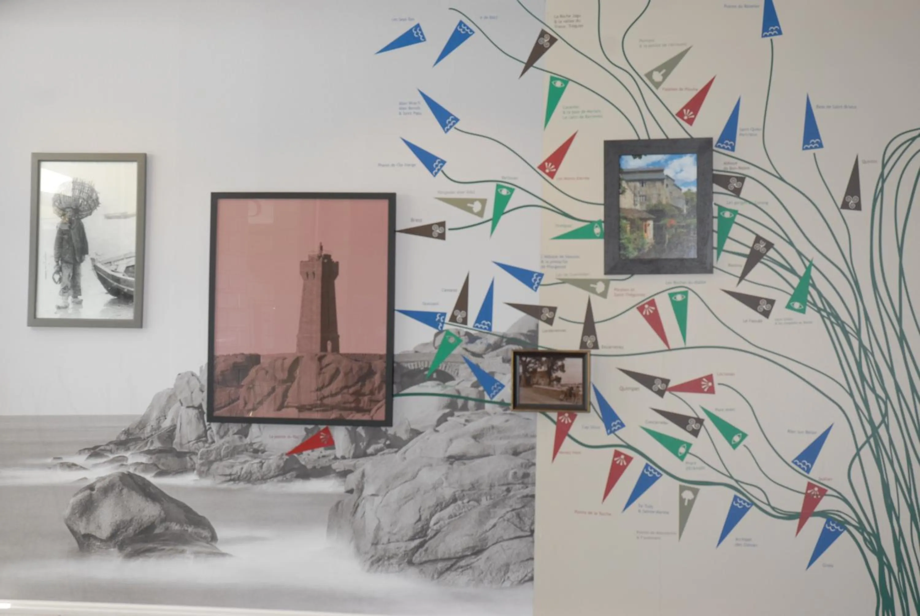 Decorative detail in Logis Hotel Restaurant Au Chêne Vert, Saint-Brieuc