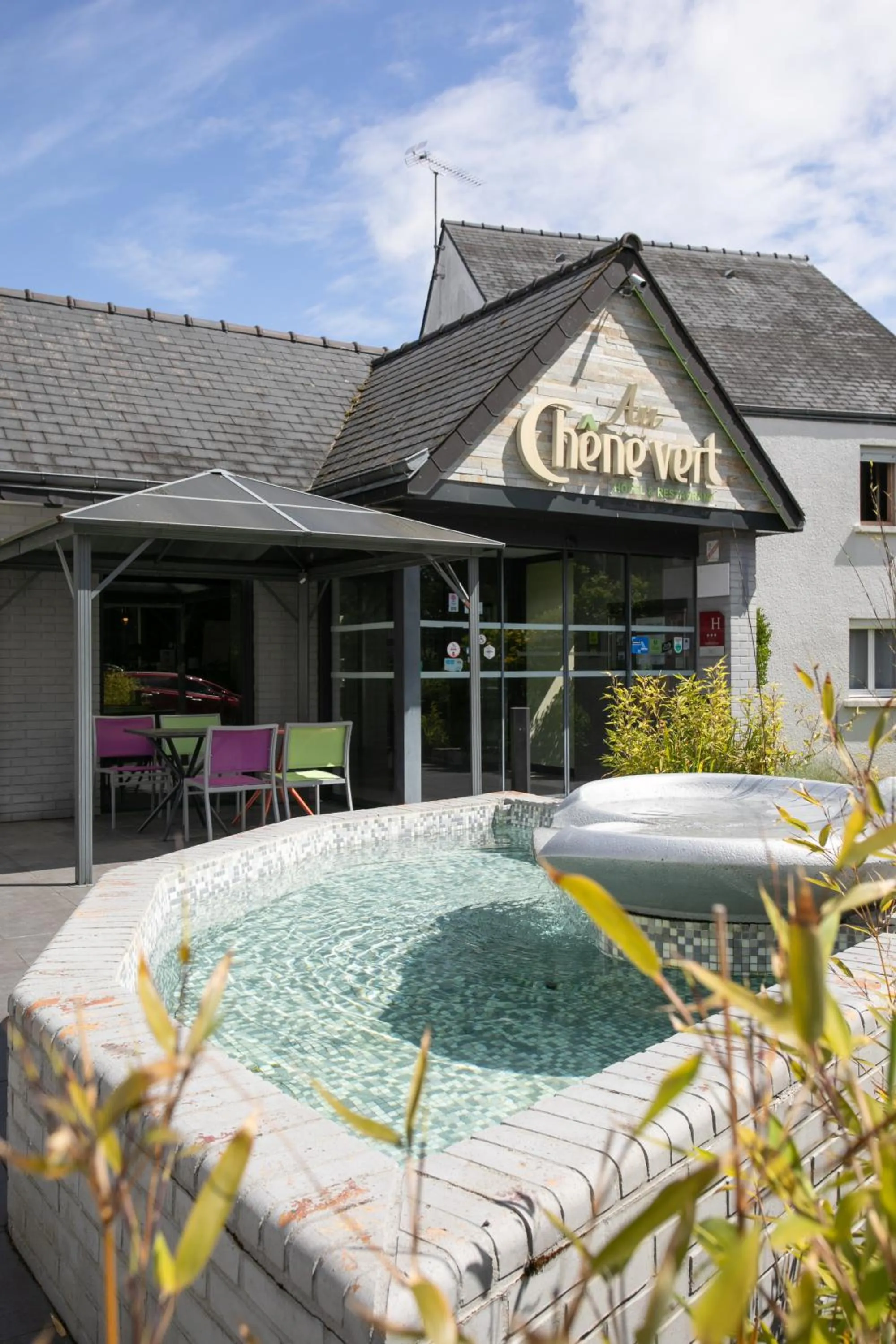 Balcony/Terrace in Logis Hotel Restaurant Au Chêne Vert, Saint-Brieuc