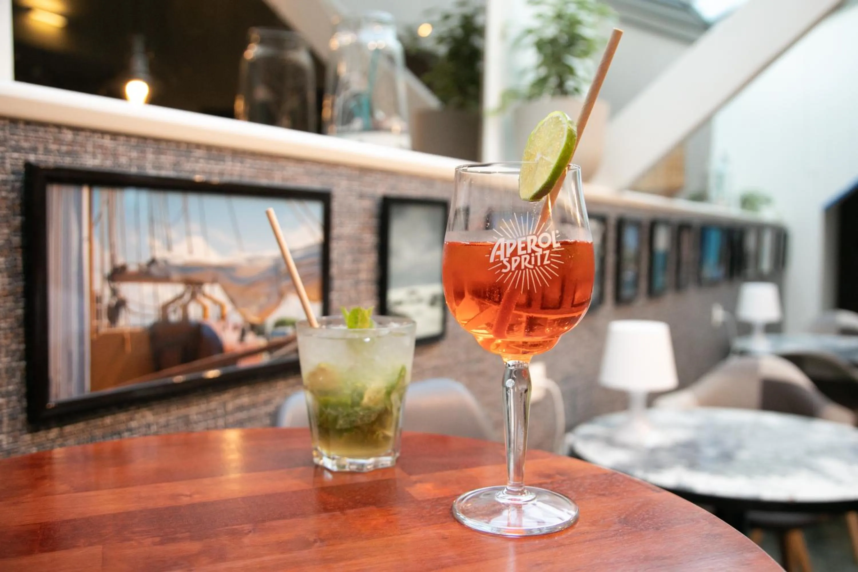Lounge or bar in Logis Hotel Restaurant Au Chêne Vert, Saint-Brieuc