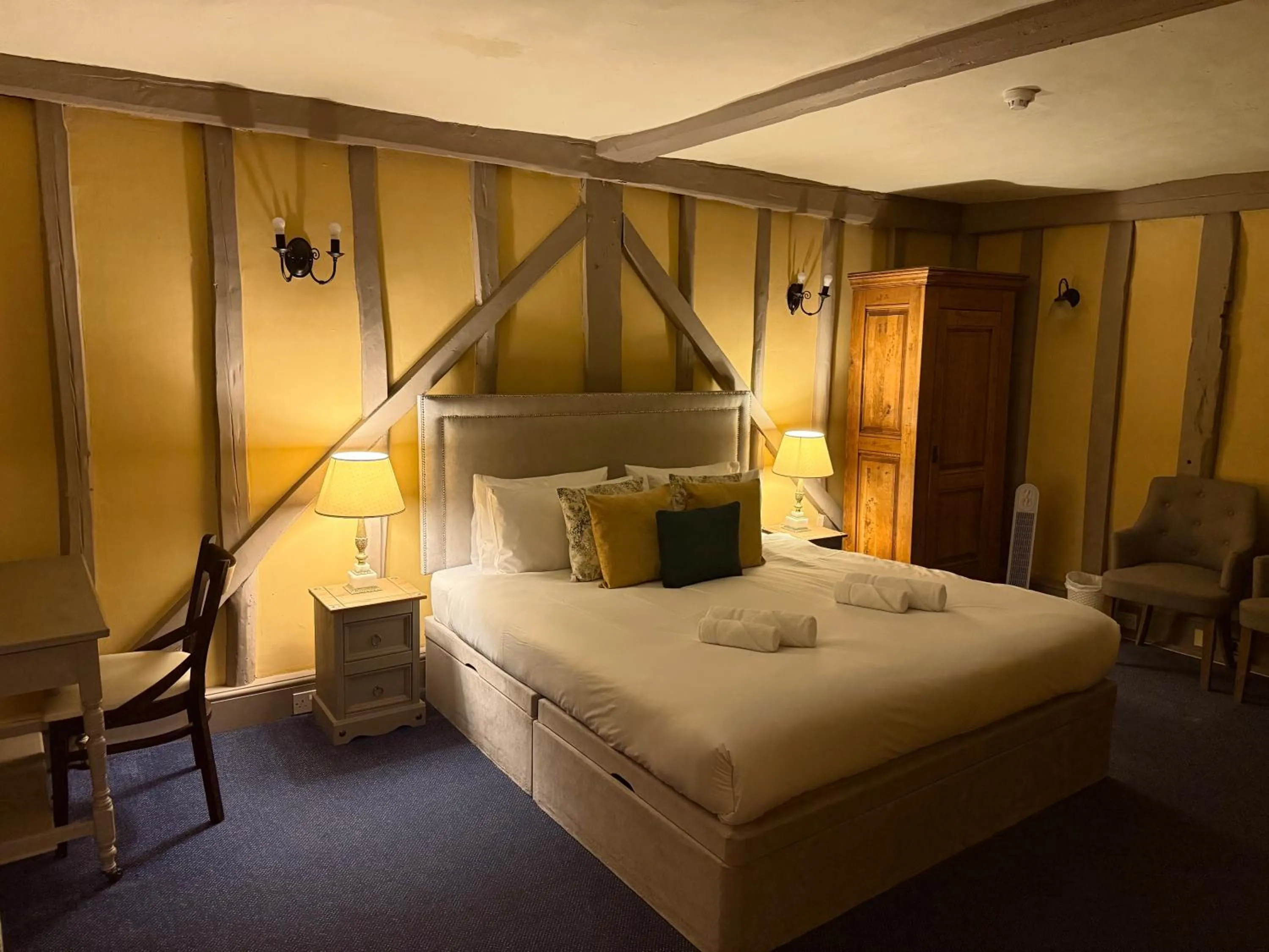 Bedroom, Bed in Black Buoy Inn