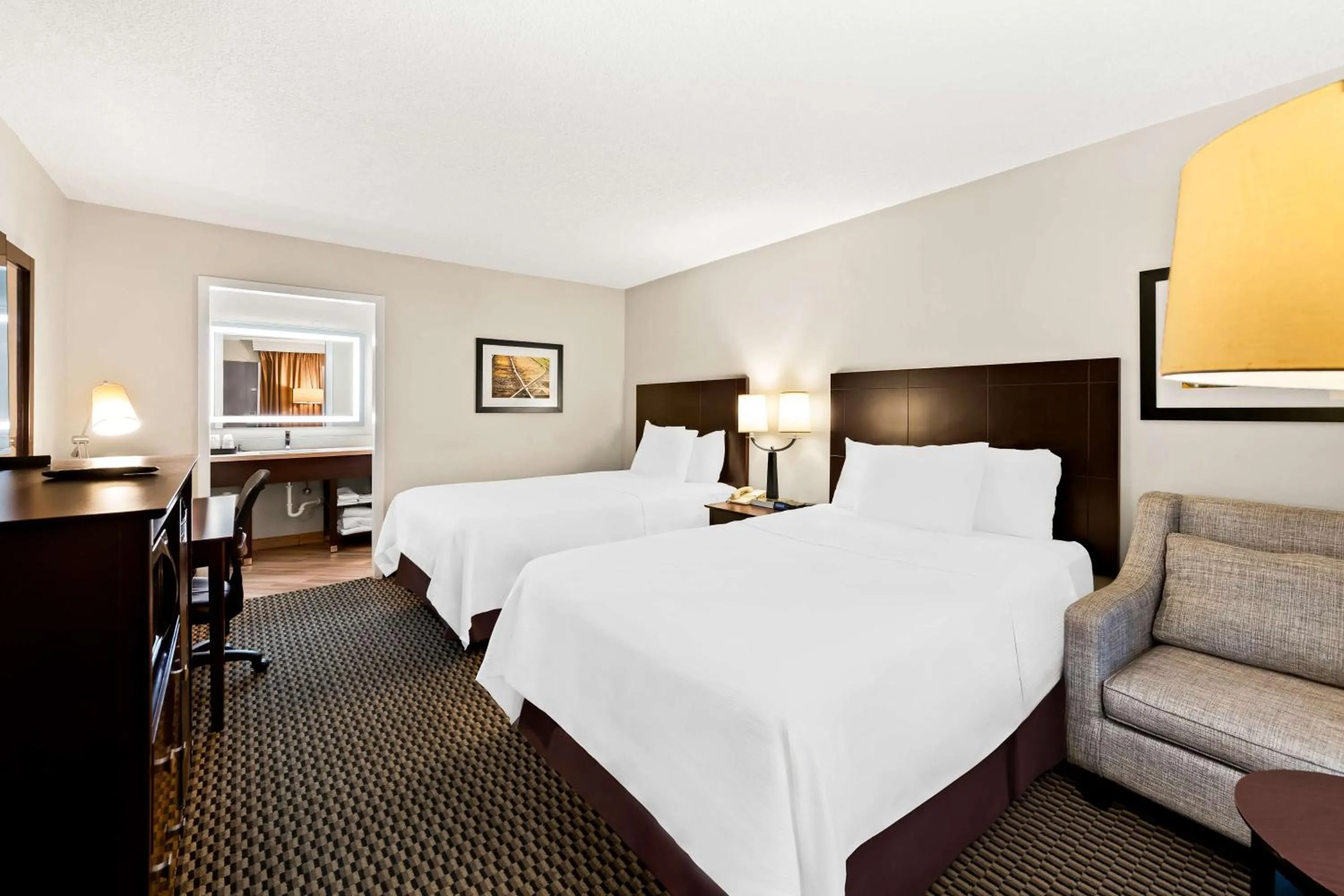 Bedroom, Bed in Best Western State Fair Inn