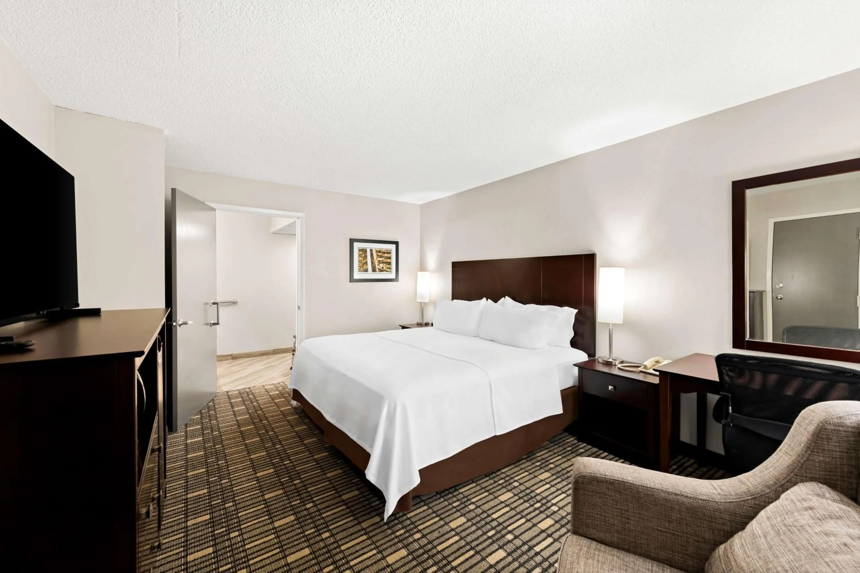 Bedroom, Bed in Best Western State Fair Inn