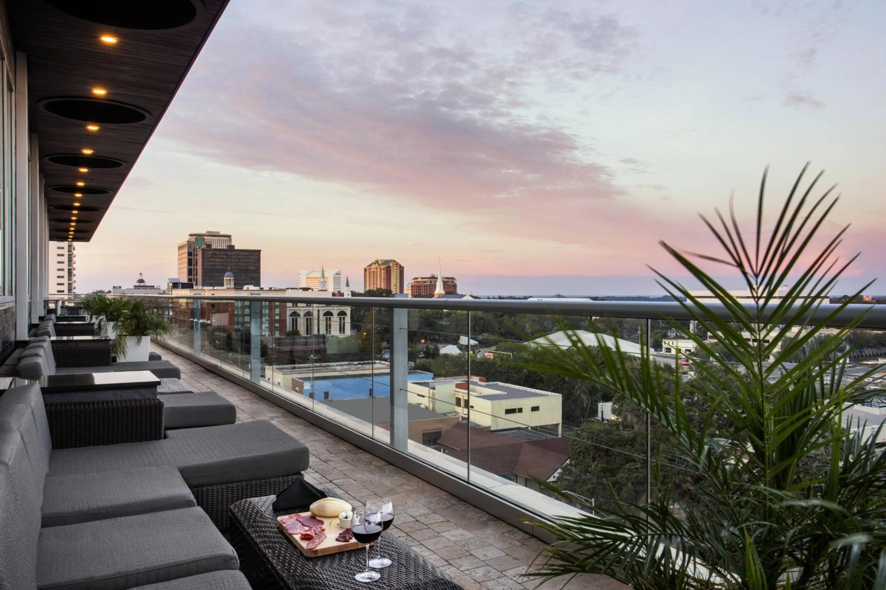 Restaurant/places to eat in Hotel Duval, Autograph Collection