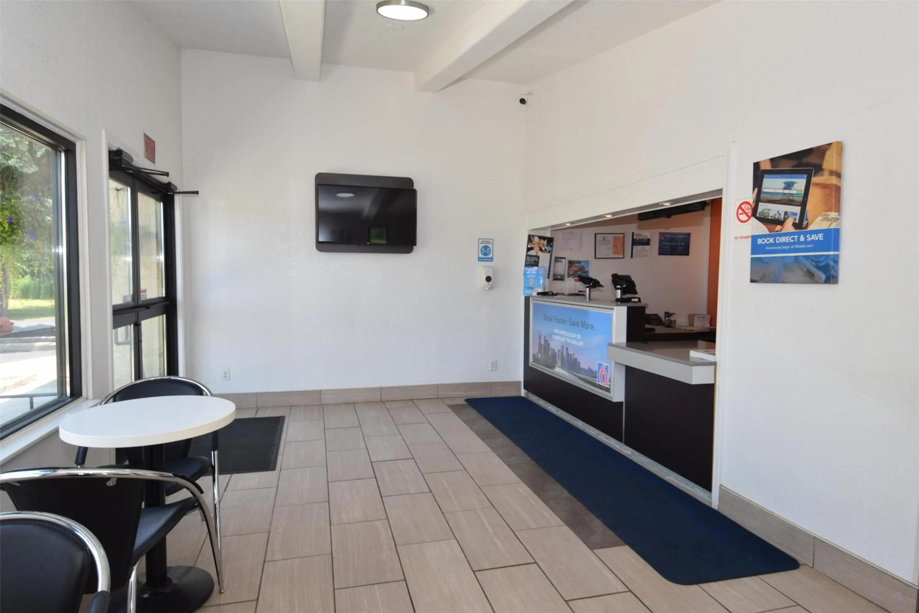 Lobby or reception in Motel 6-Hamburg, NY