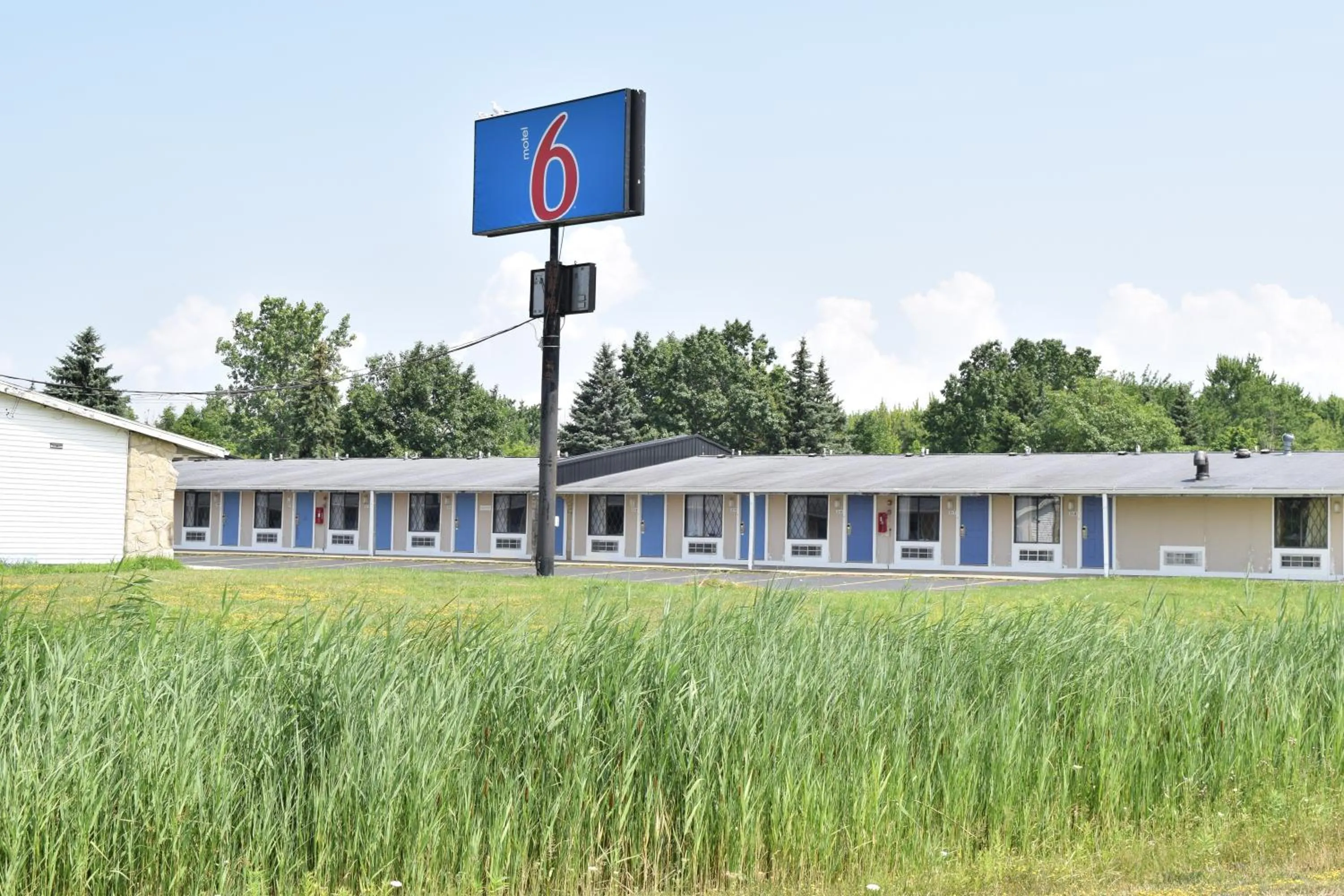 Property building in Motel 6-Hamburg, NY