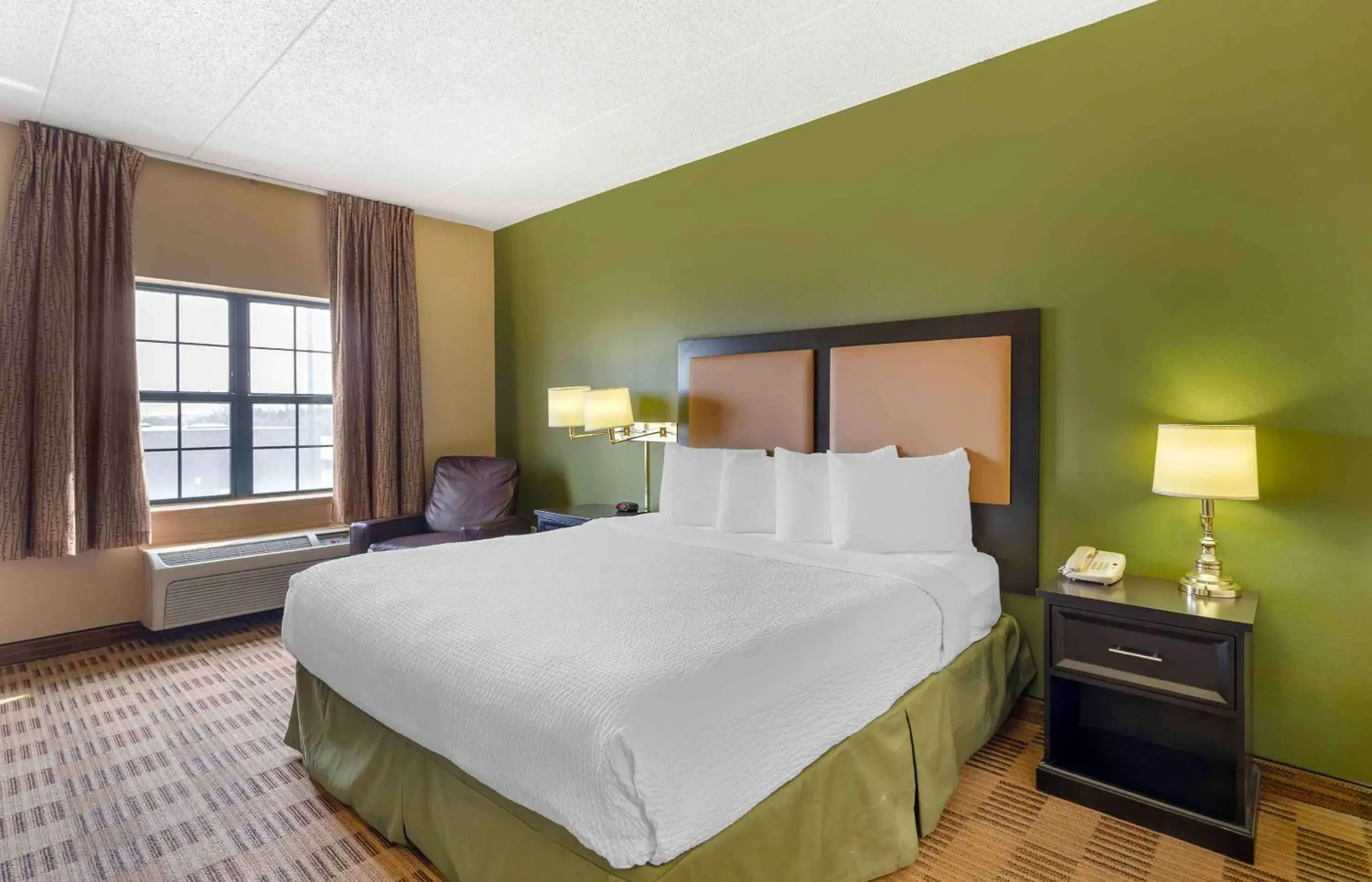 Studio with 1 King Bed - Non-Smoking in Extended Stay America Suites - Chicago - Elmhurst - O'Hare Studio with 1 King Bed - Non-Smoking in Extended Stay America Suites - Chicago - Elmhurst - O'Hare