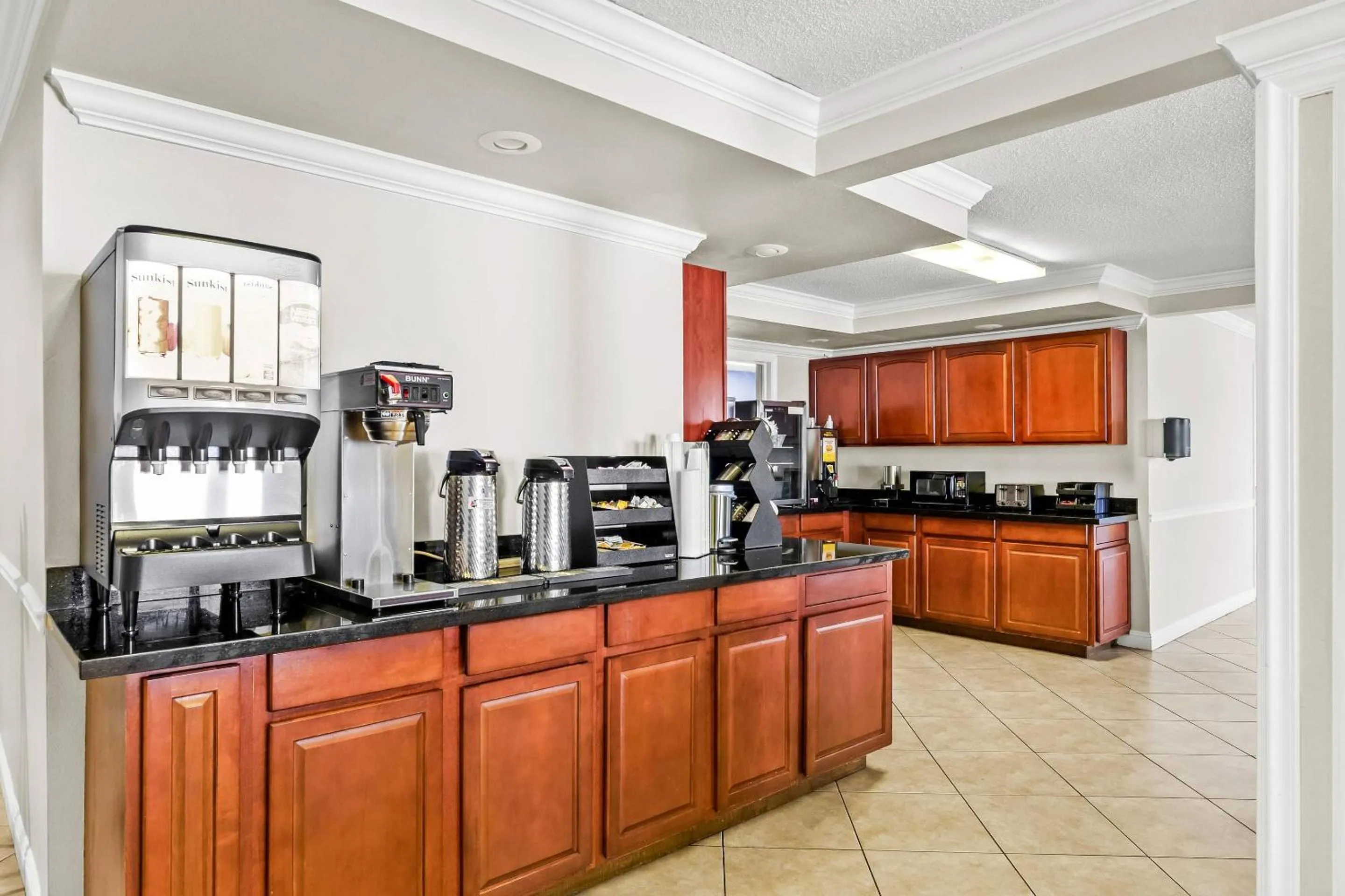 Breakfast in Econo Lodge Mt Hope - Beckley North