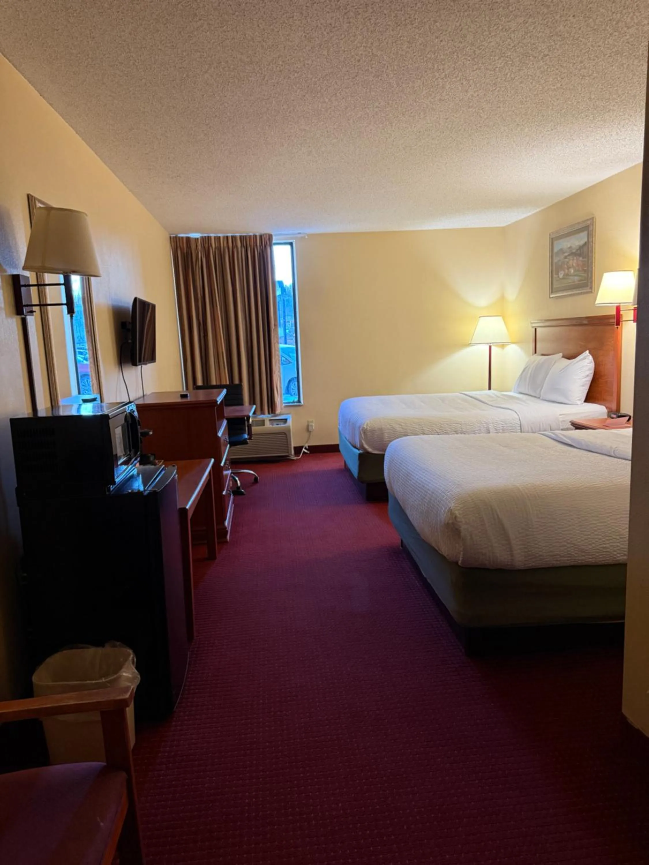 Bed in Econo Lodge Mt Hope - Beckley North