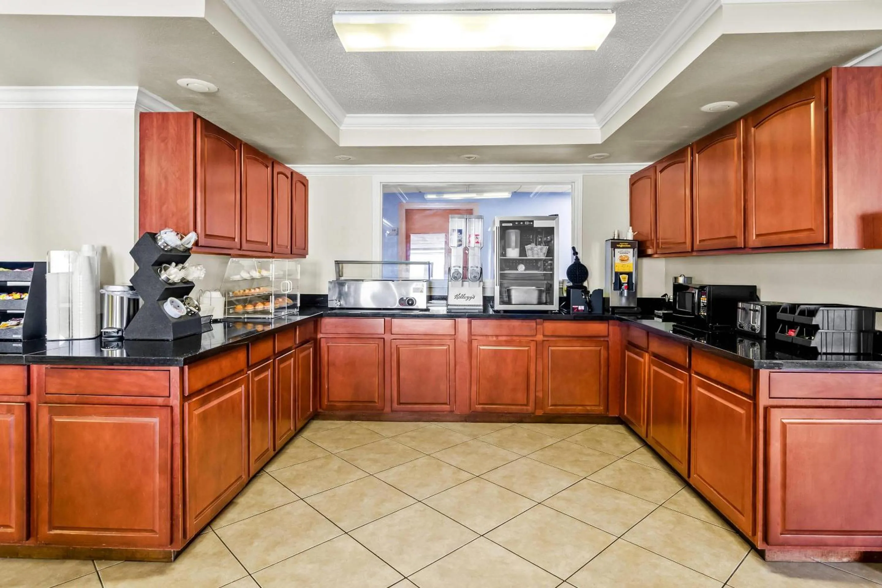 Breakfast in Econo Lodge Mt Hope - Beckley North