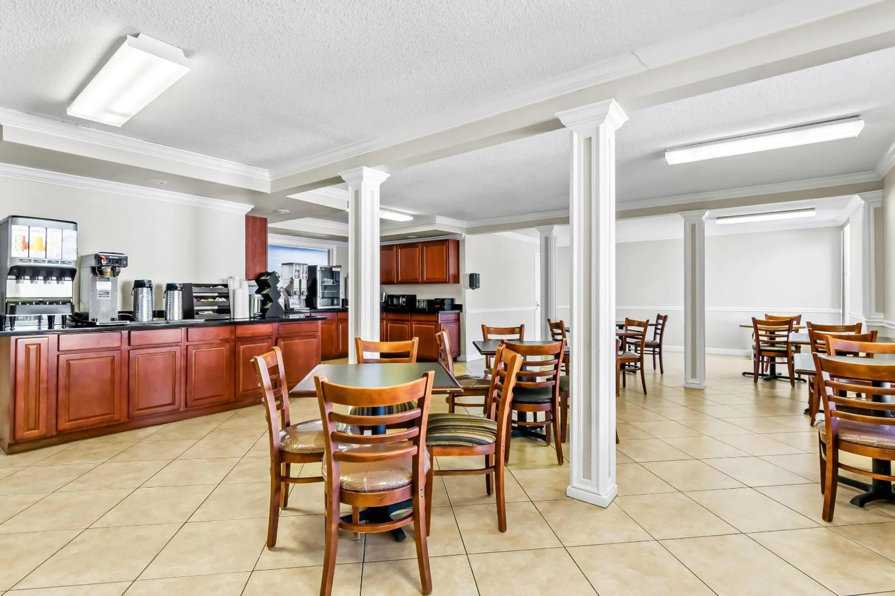 Breakfast in Econo Lodge Mt Hope - Beckley North