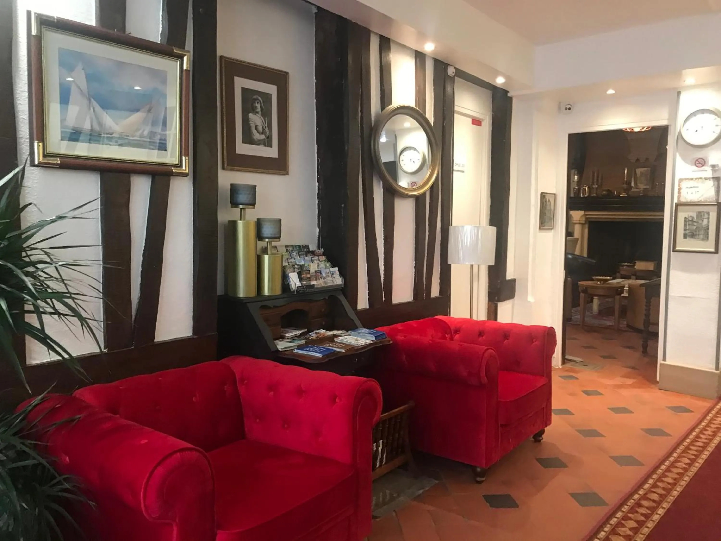 Lobby or reception in Hotel Morand