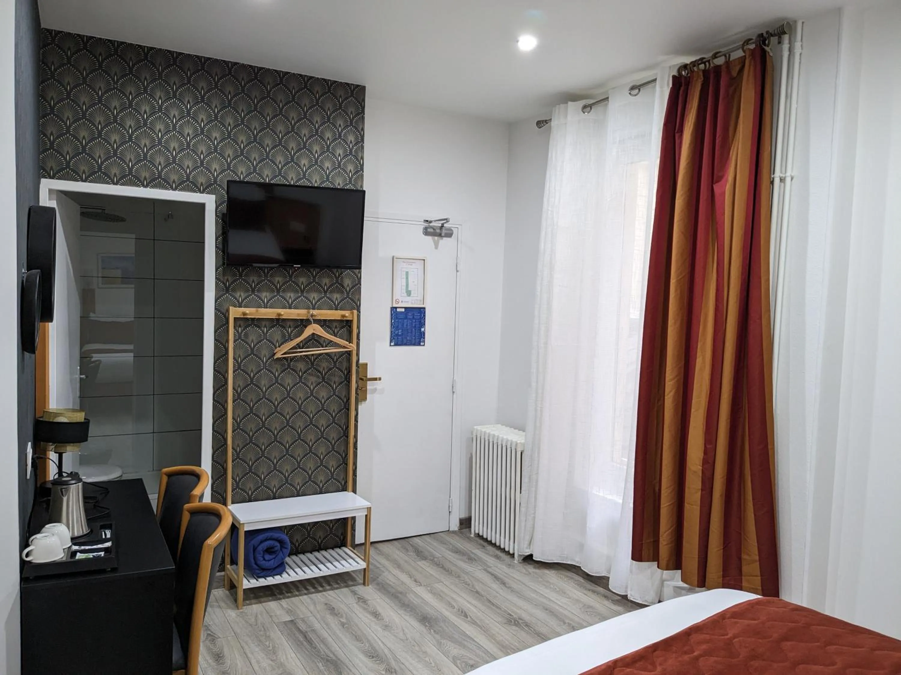 TV and multimedia, Bed in Hotel Morand