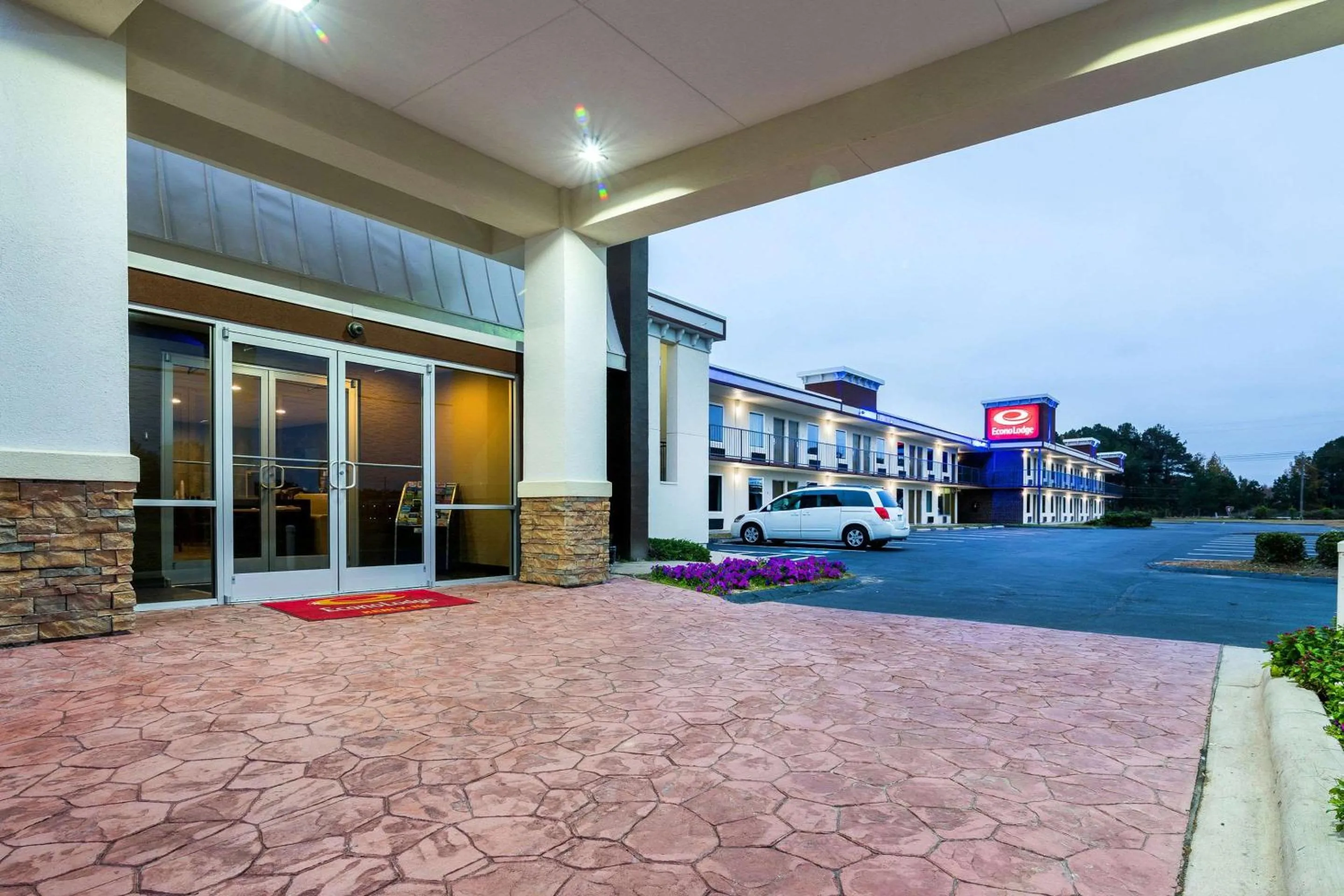 Property building in Econo Lodge Selma - Smithfield