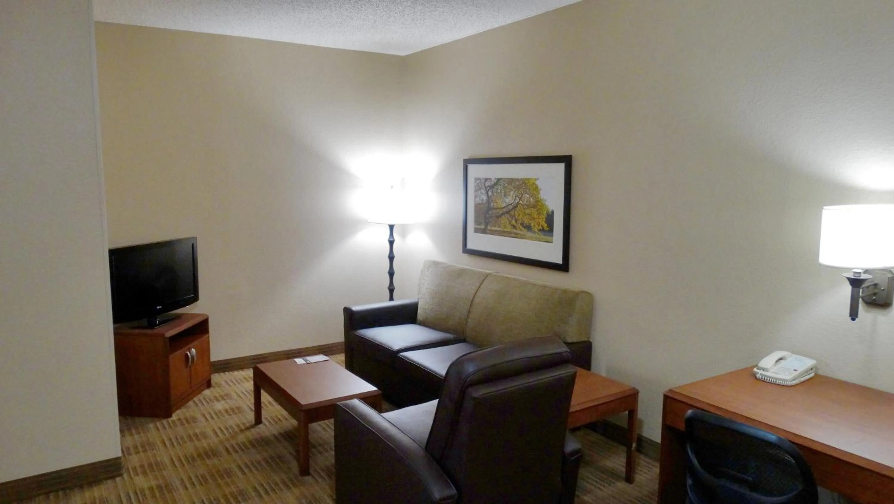 Living room in Extended Stay America Suites - Dallas - Frankford Road