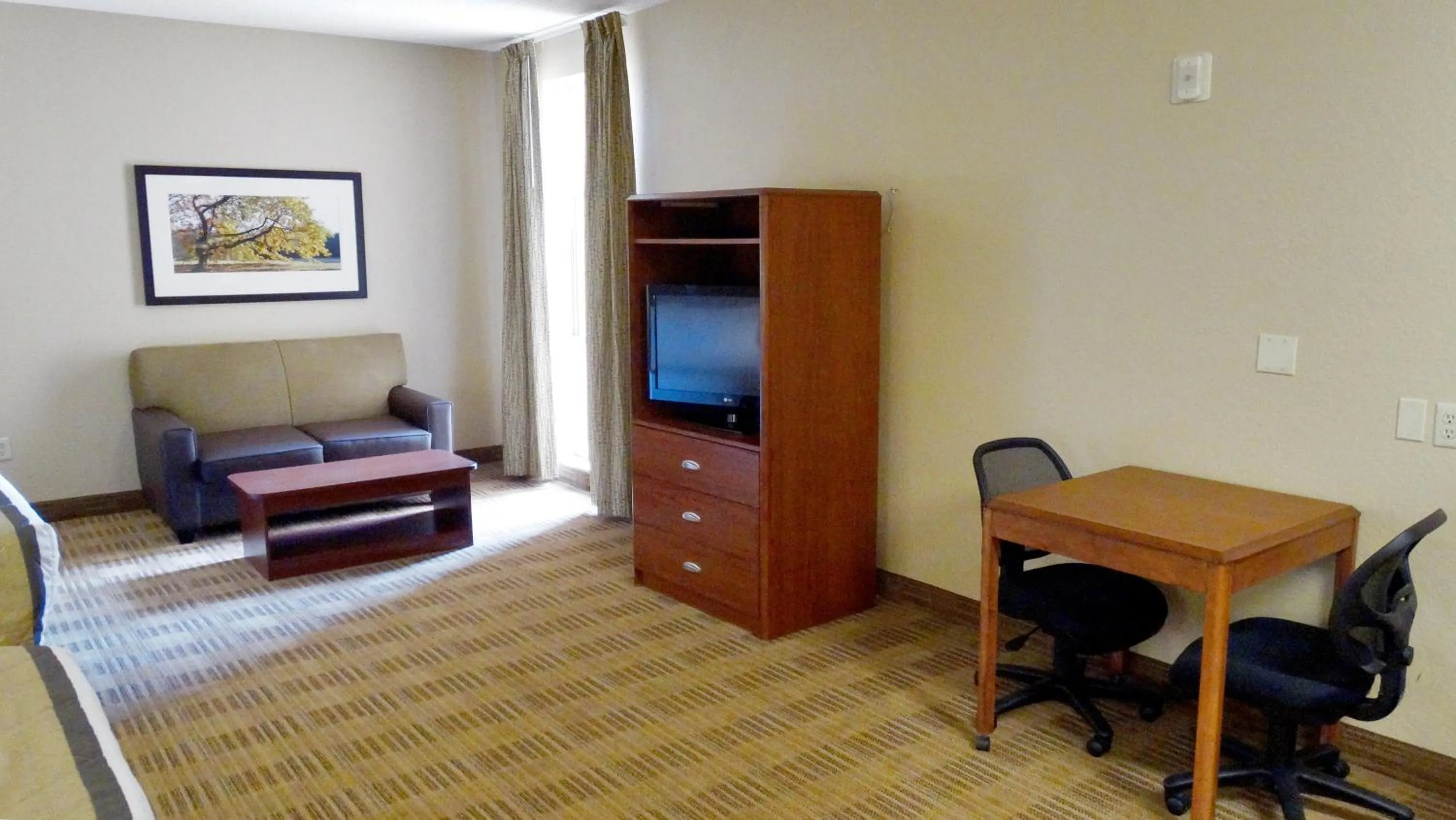 Living room in Extended Stay America Suites - Dallas - Frankford Road