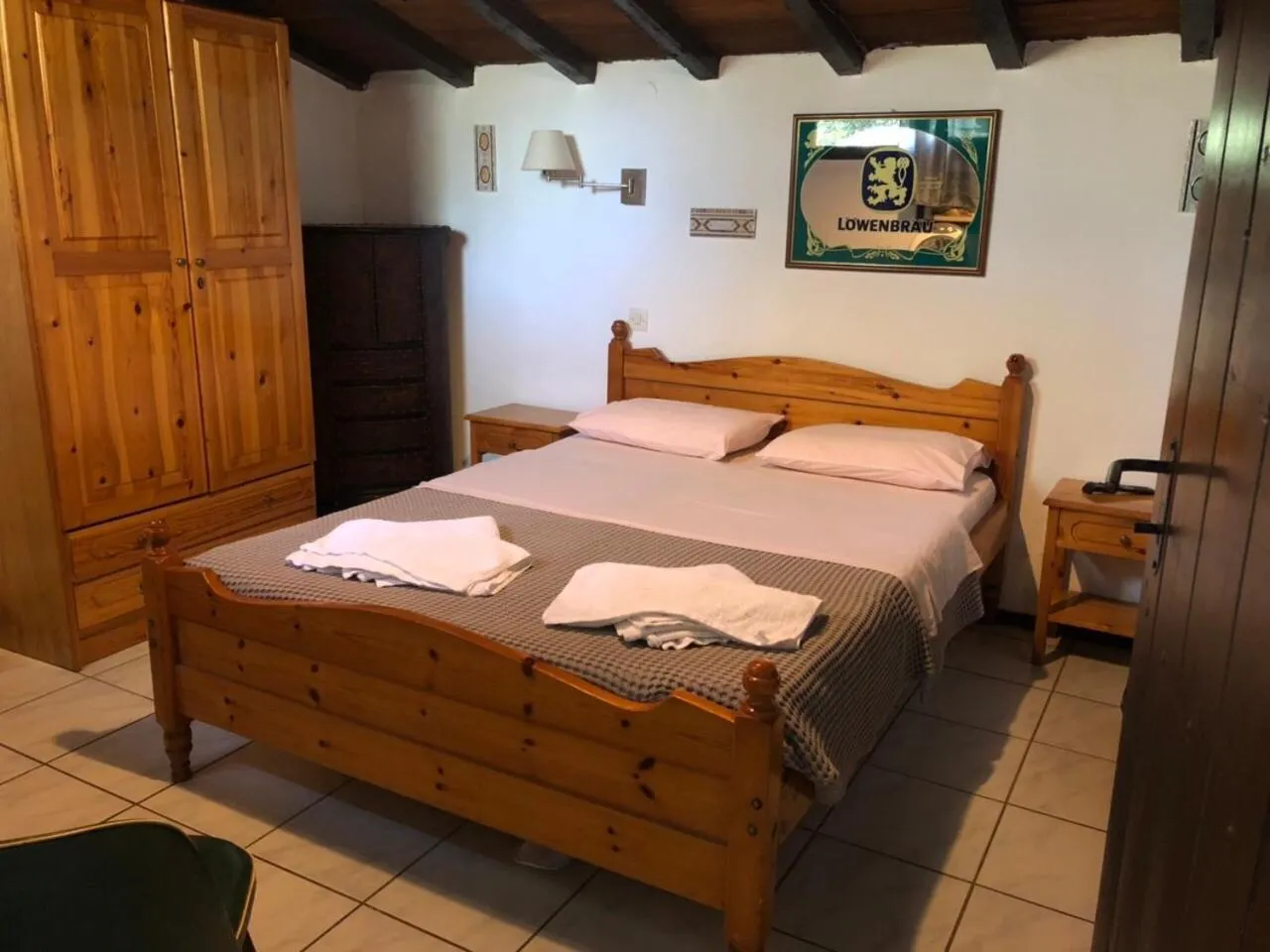 Bedroom, Bed in Oasis