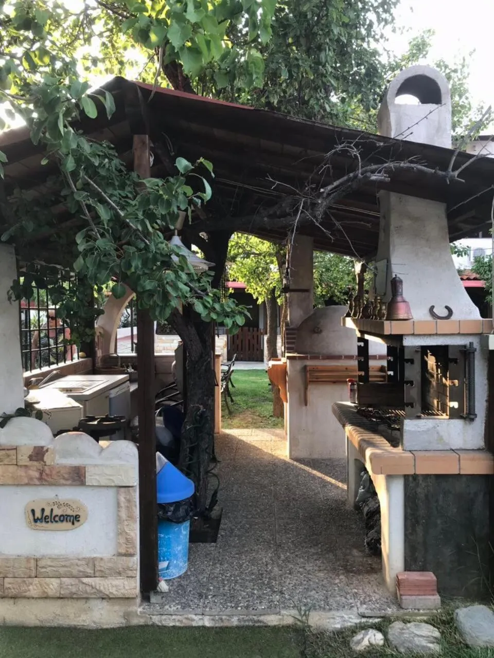 BBQ facilities in Oasis