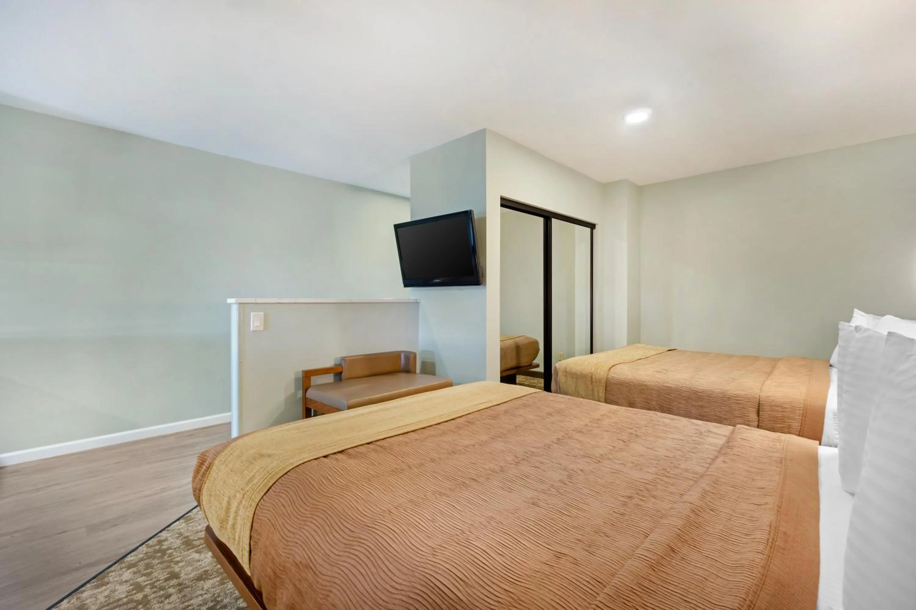 Bed in Best Western Plus Ahtanum Inn