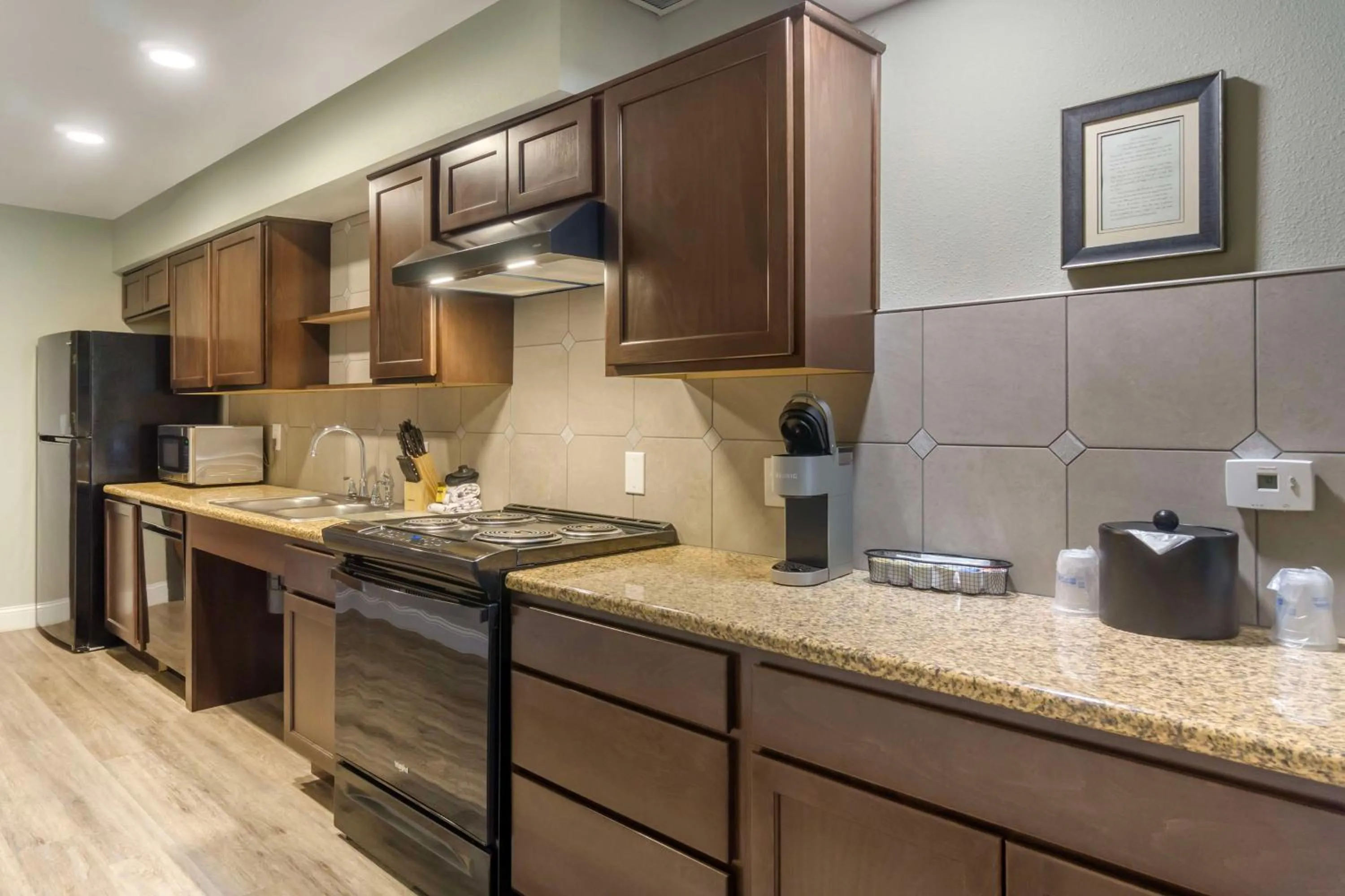 Photo of the whole room in Best Western Plus Ahtanum Inn