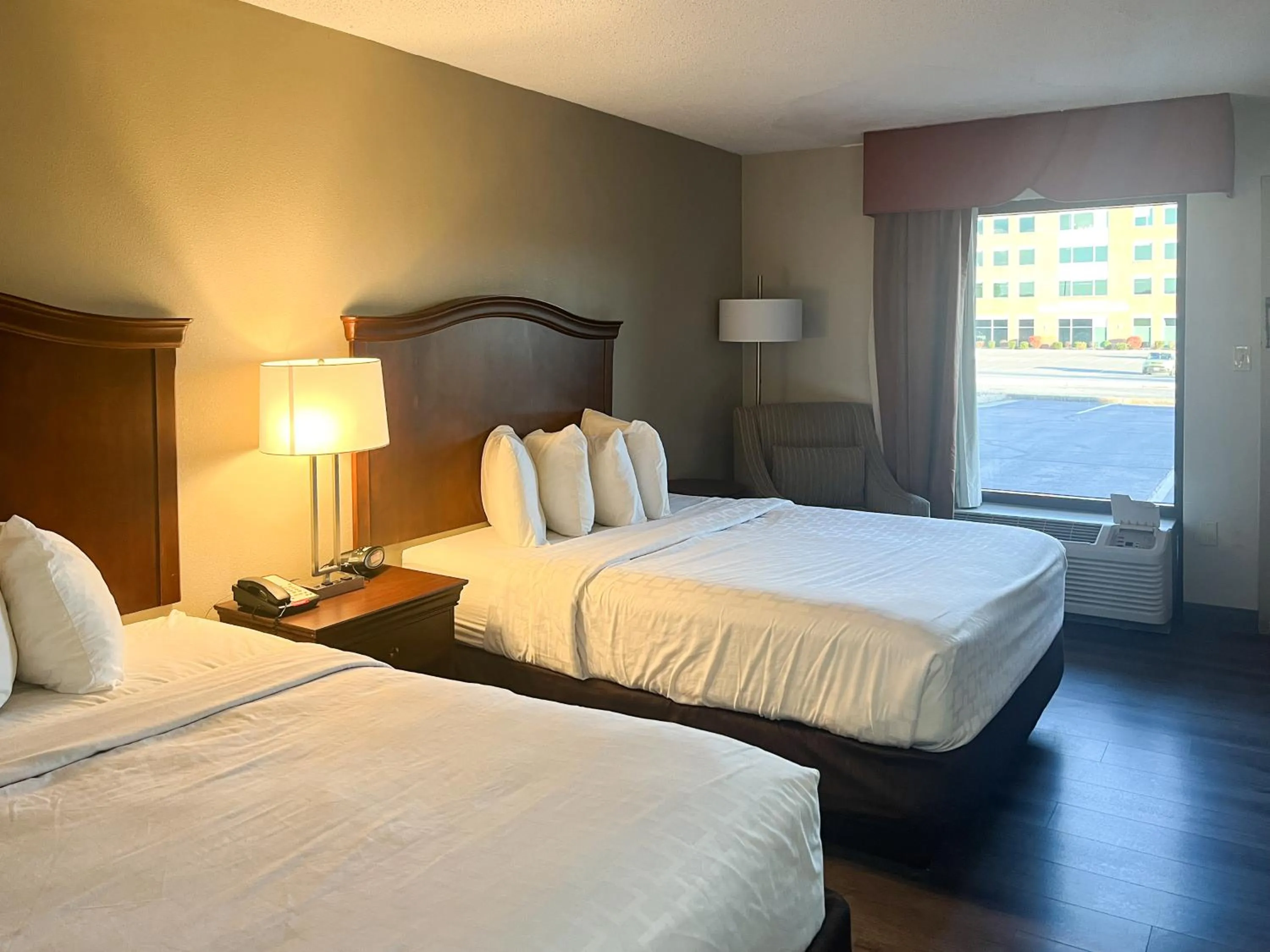 Photo of the whole room, Bed in Motel 6 Stafford VA Quantico