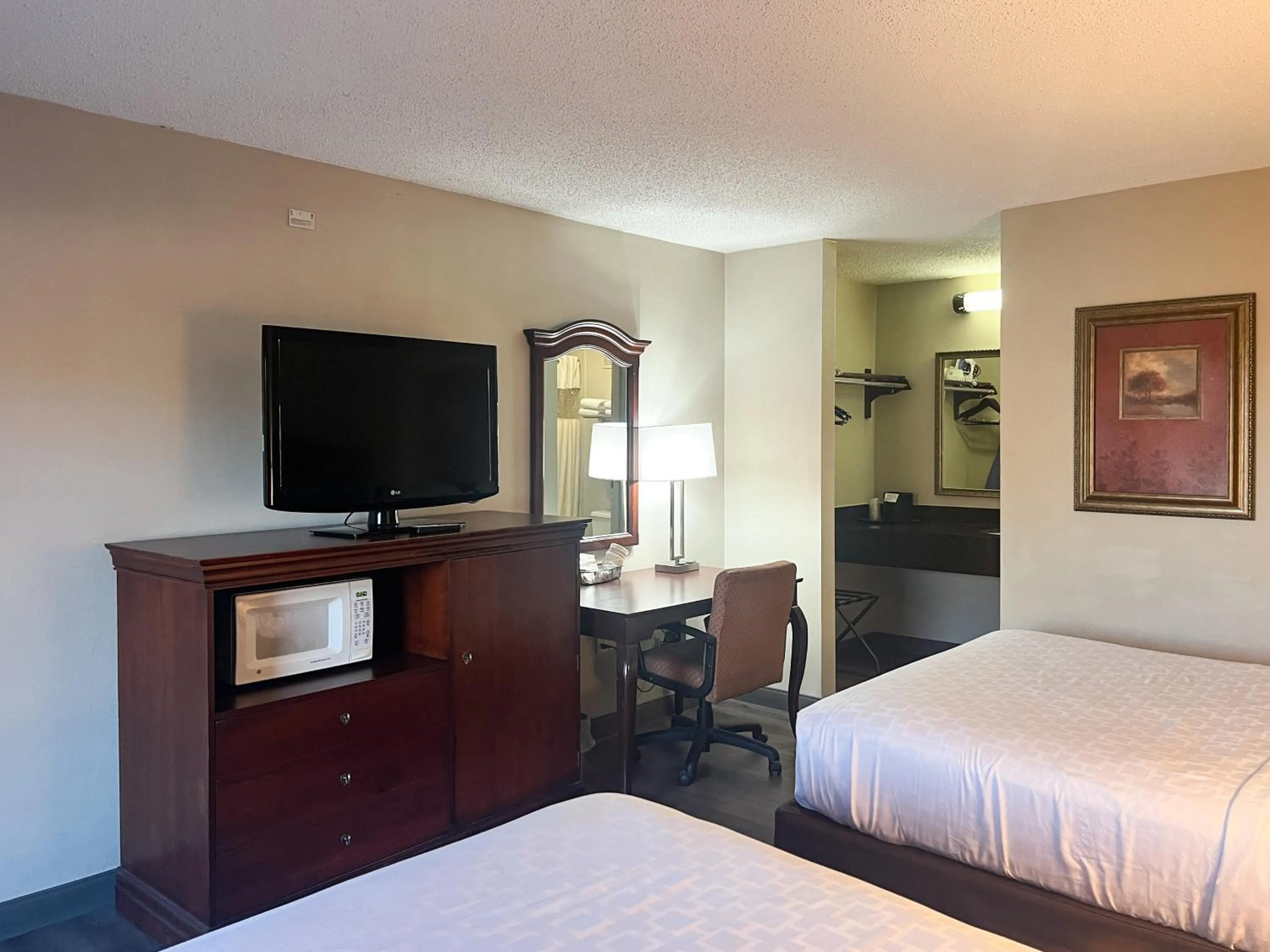 Photo of the whole room, Bed in Motel 6 Stafford VA Quantico