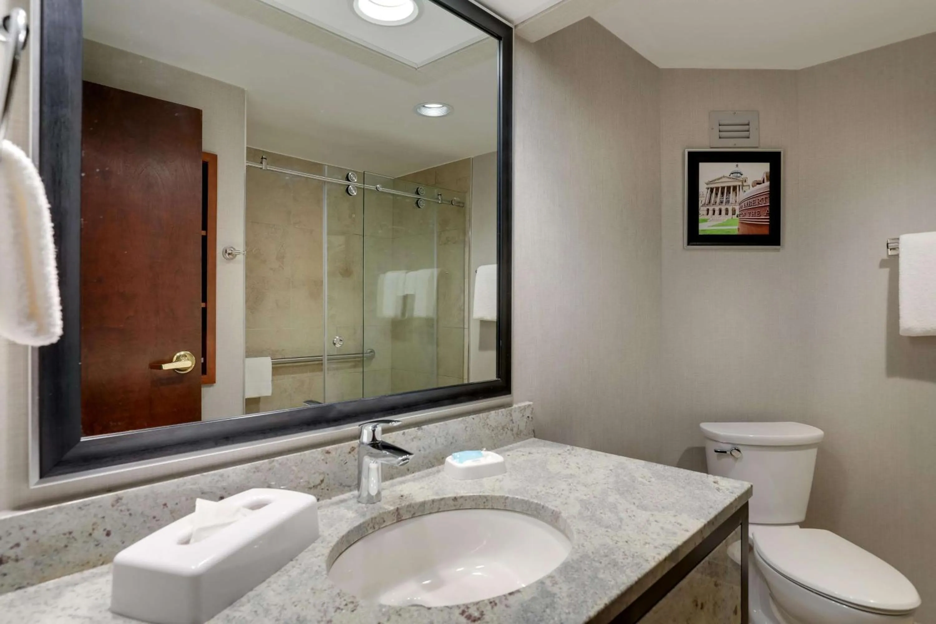 Bathroom in Drury Inn & Suites Springfield