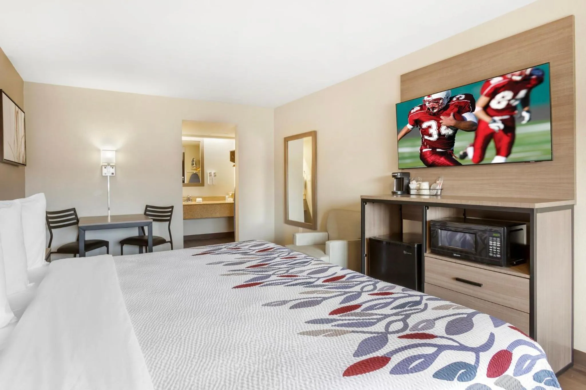 Bedroom in Red Roof Inn Tucson South - Airport