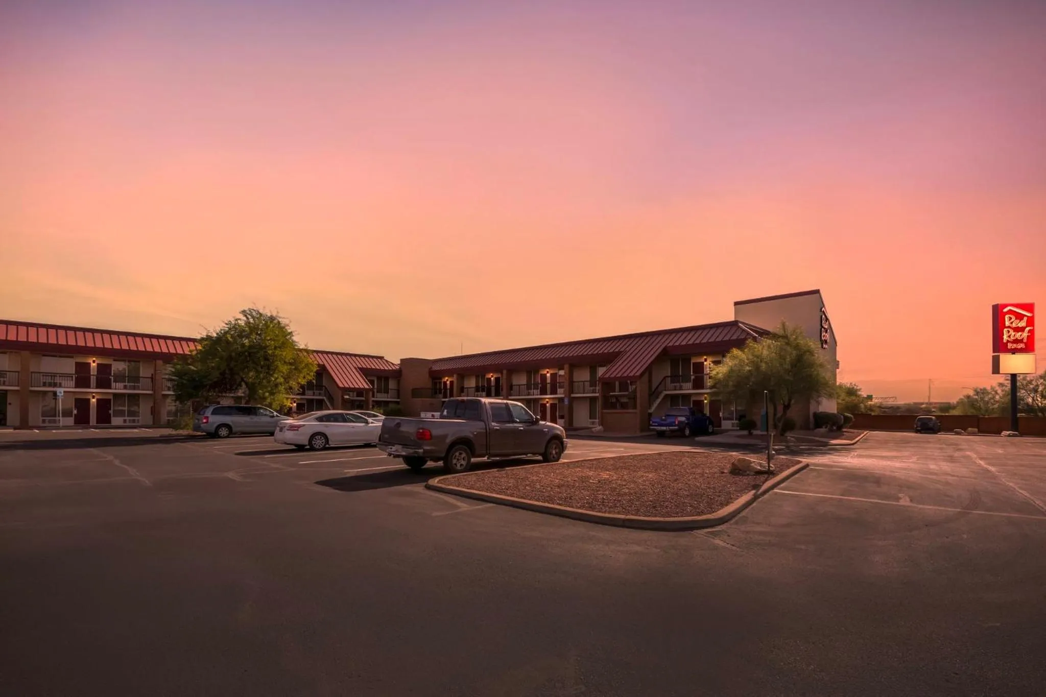 Facade/entrance in Red Roof Inn Tucson South - Airport