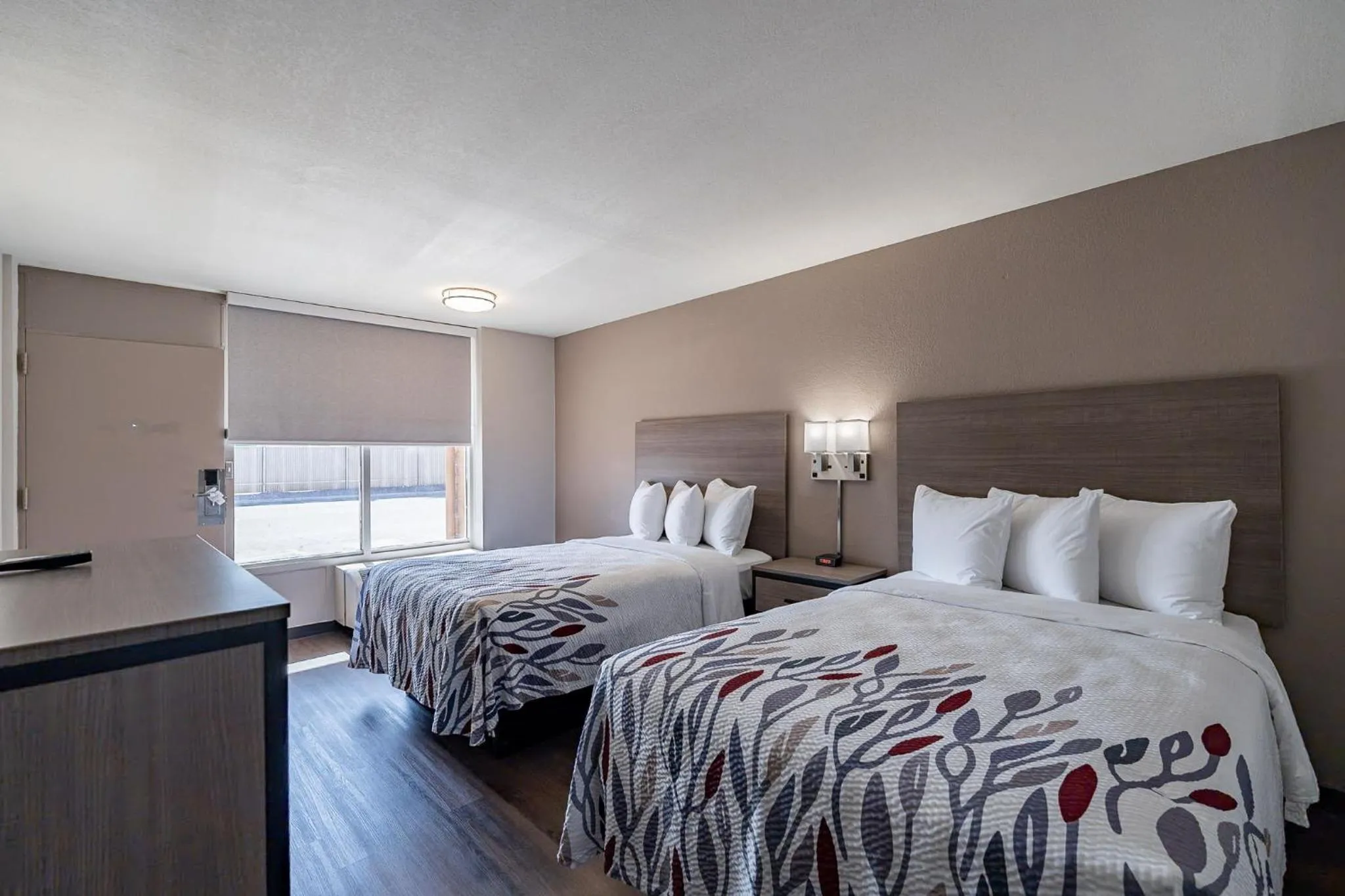 Photo of the whole room in Red Roof Inn Tucson South - Airport