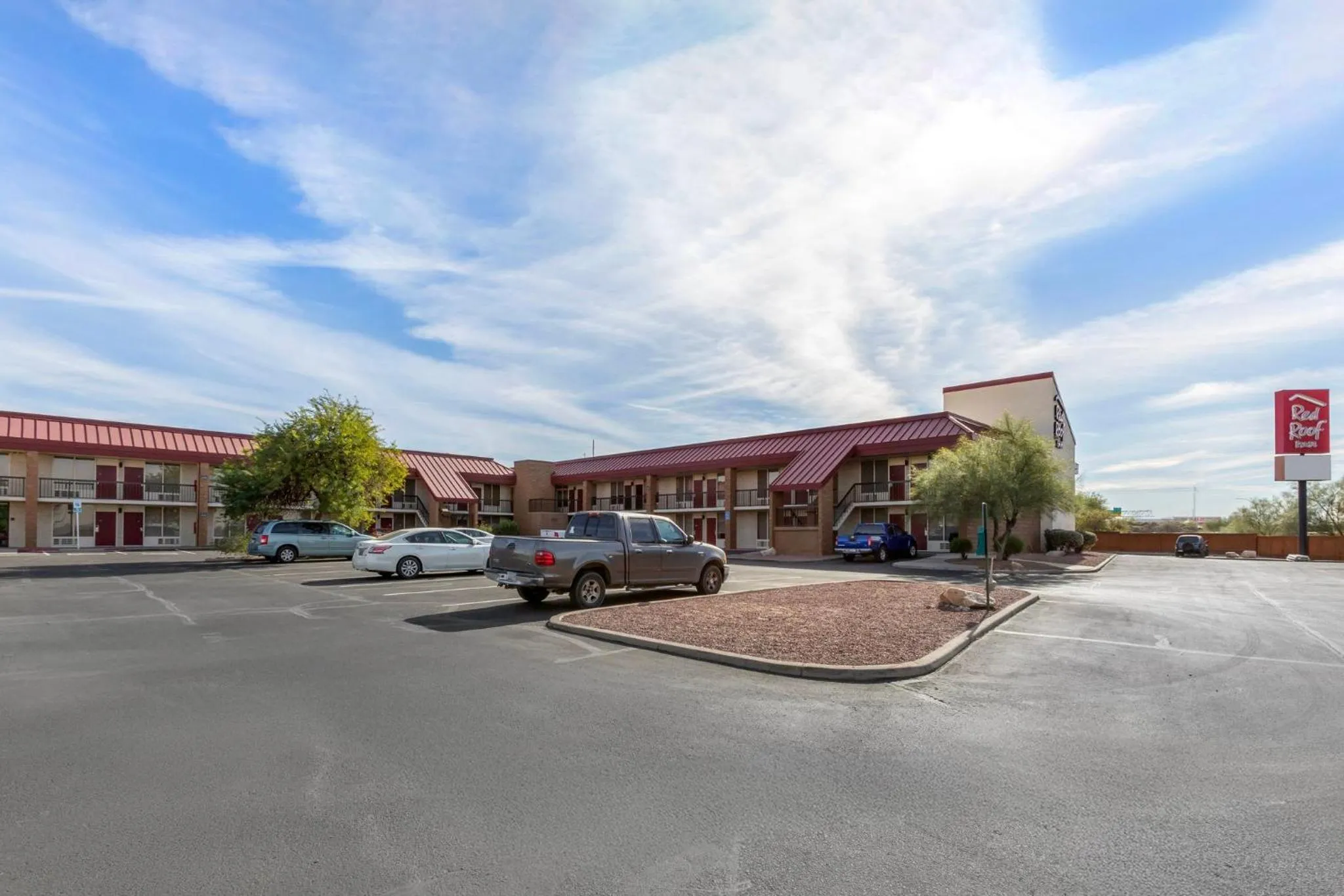 Property building in Red Roof Inn Tucson South - Airport