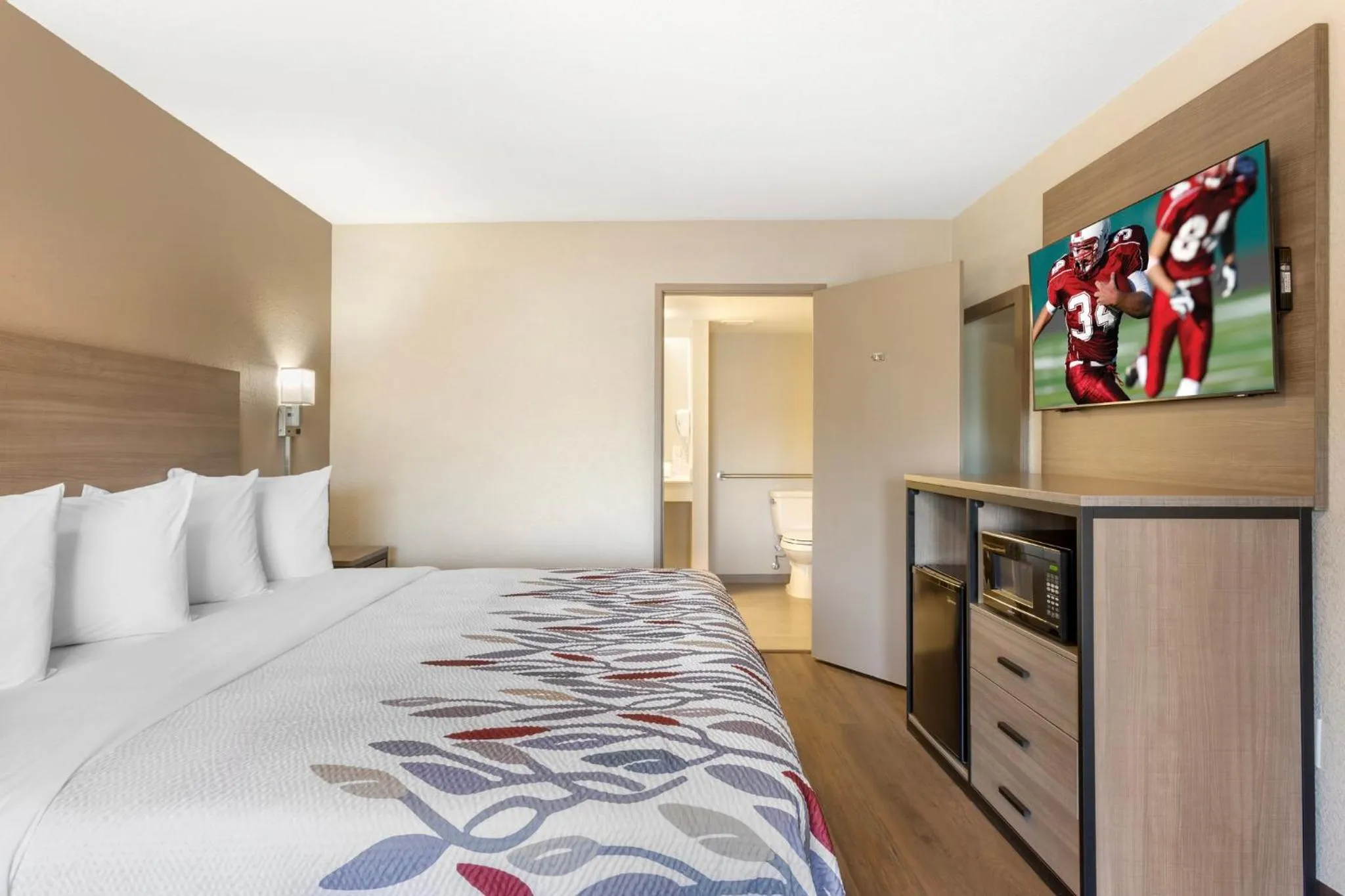 Bedroom in Red Roof Inn Tucson South - Airport