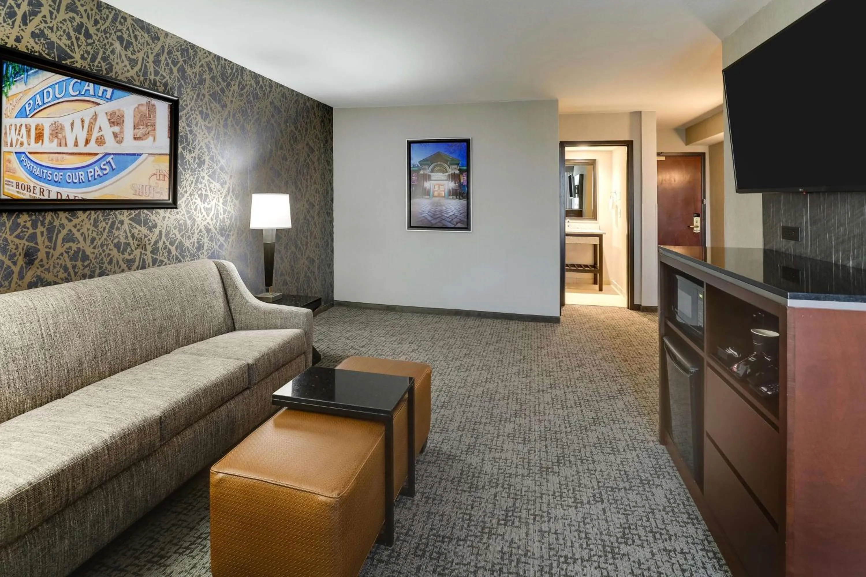 Bedroom in Drury Inn Paducah