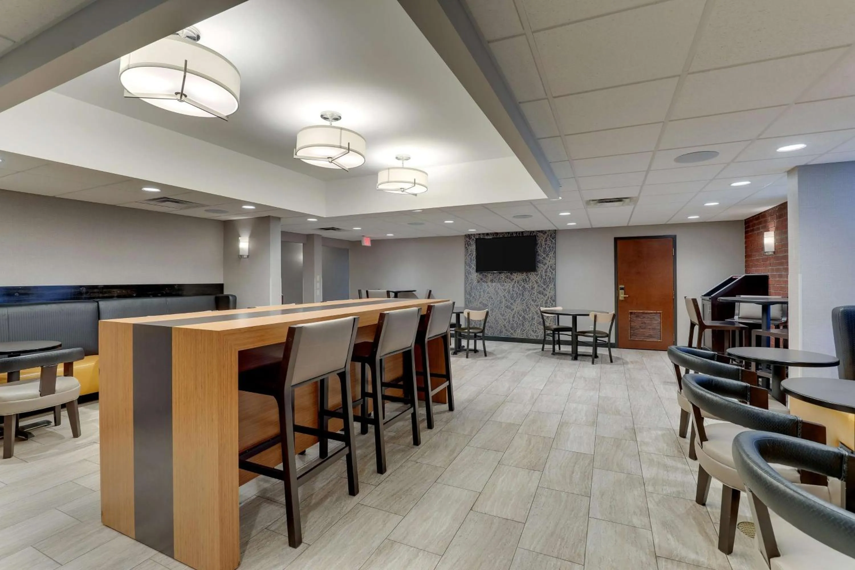 Lounge or bar in Drury Inn Paducah