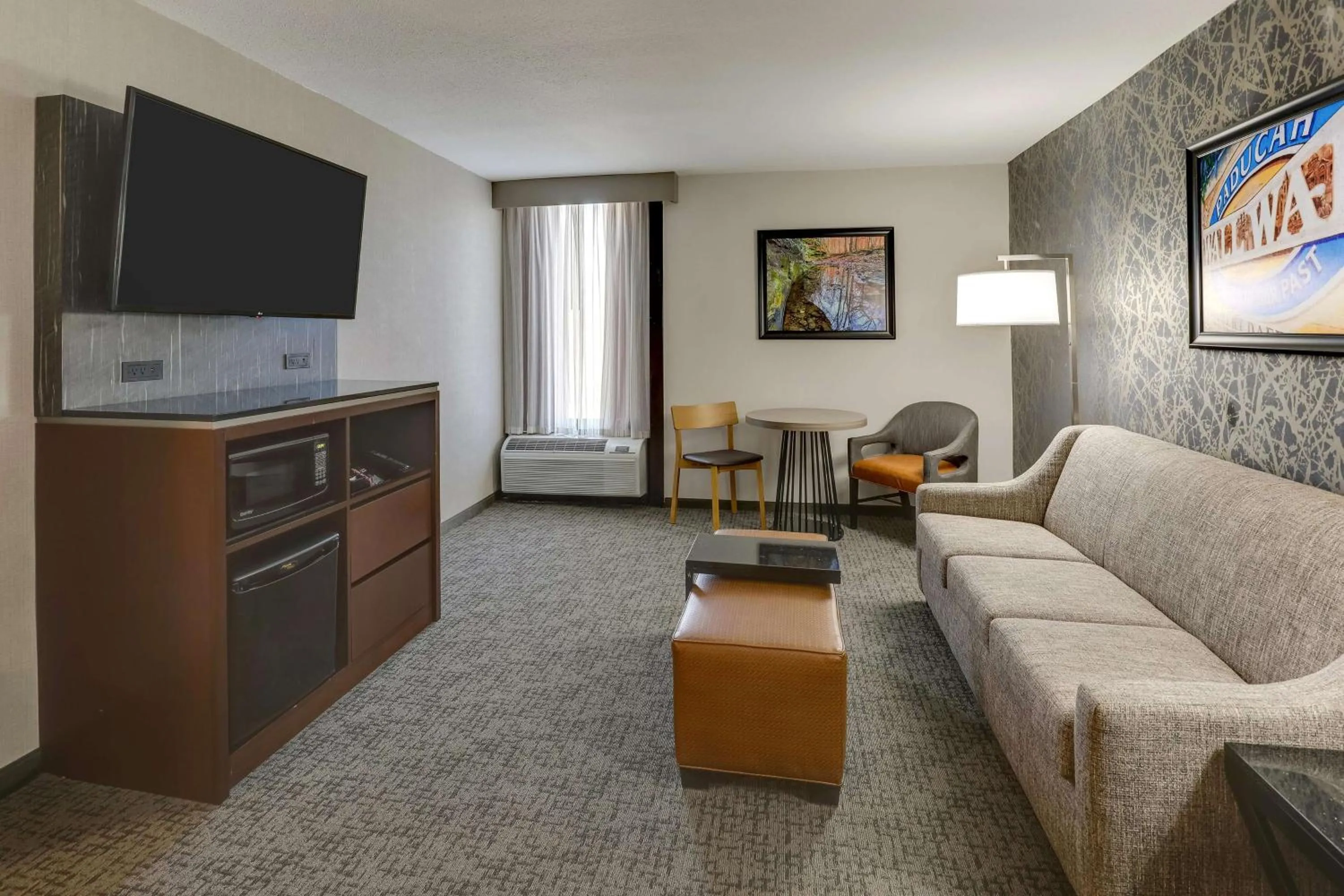 Bedroom in Drury Inn Paducah