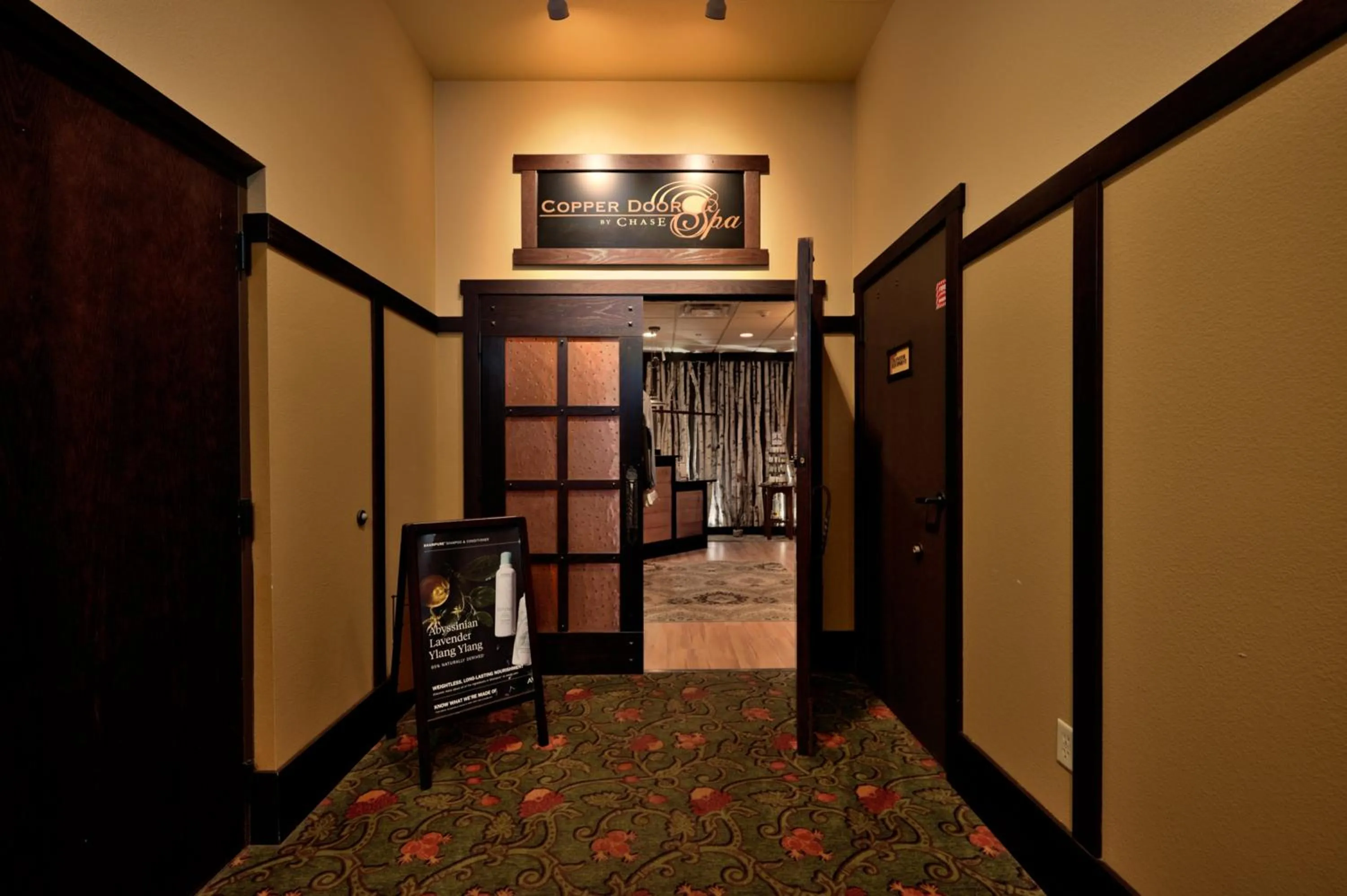 Spa and wellness centre/facilities in Chase On The Lake