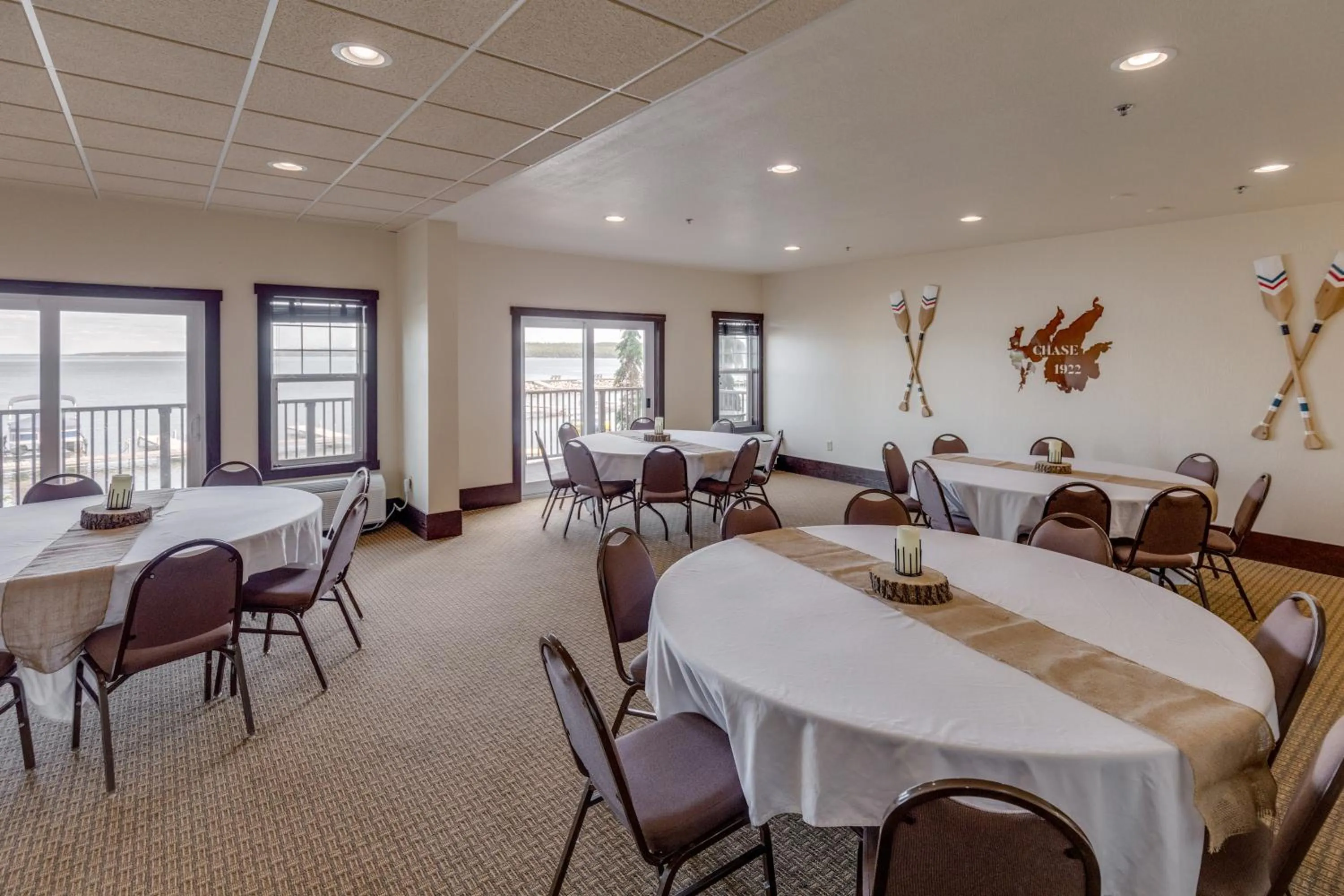 Meeting/conference room in Chase On The Lake