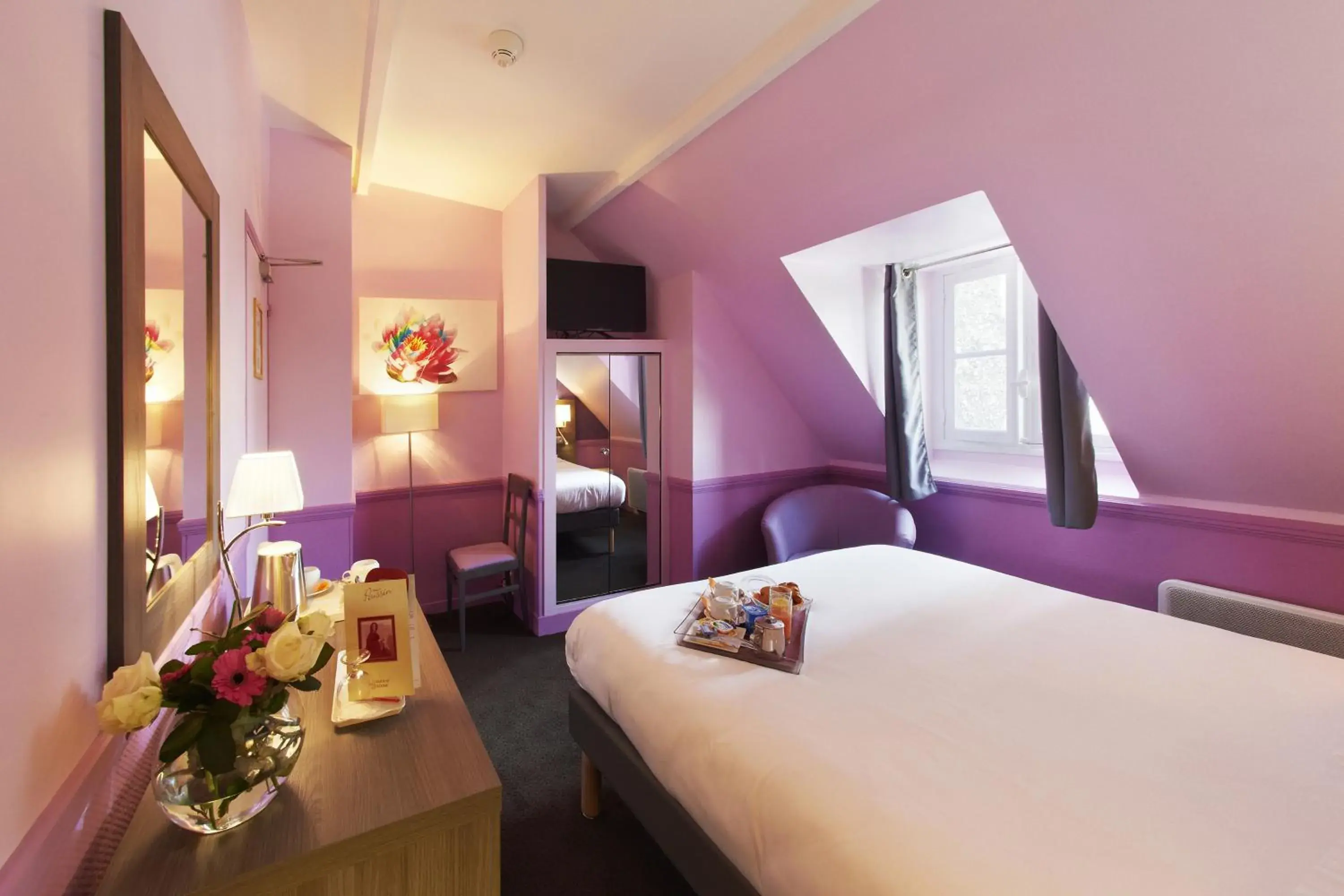 Superior Room in Hôtel Poussin Superior Room in Hôtel Poussin