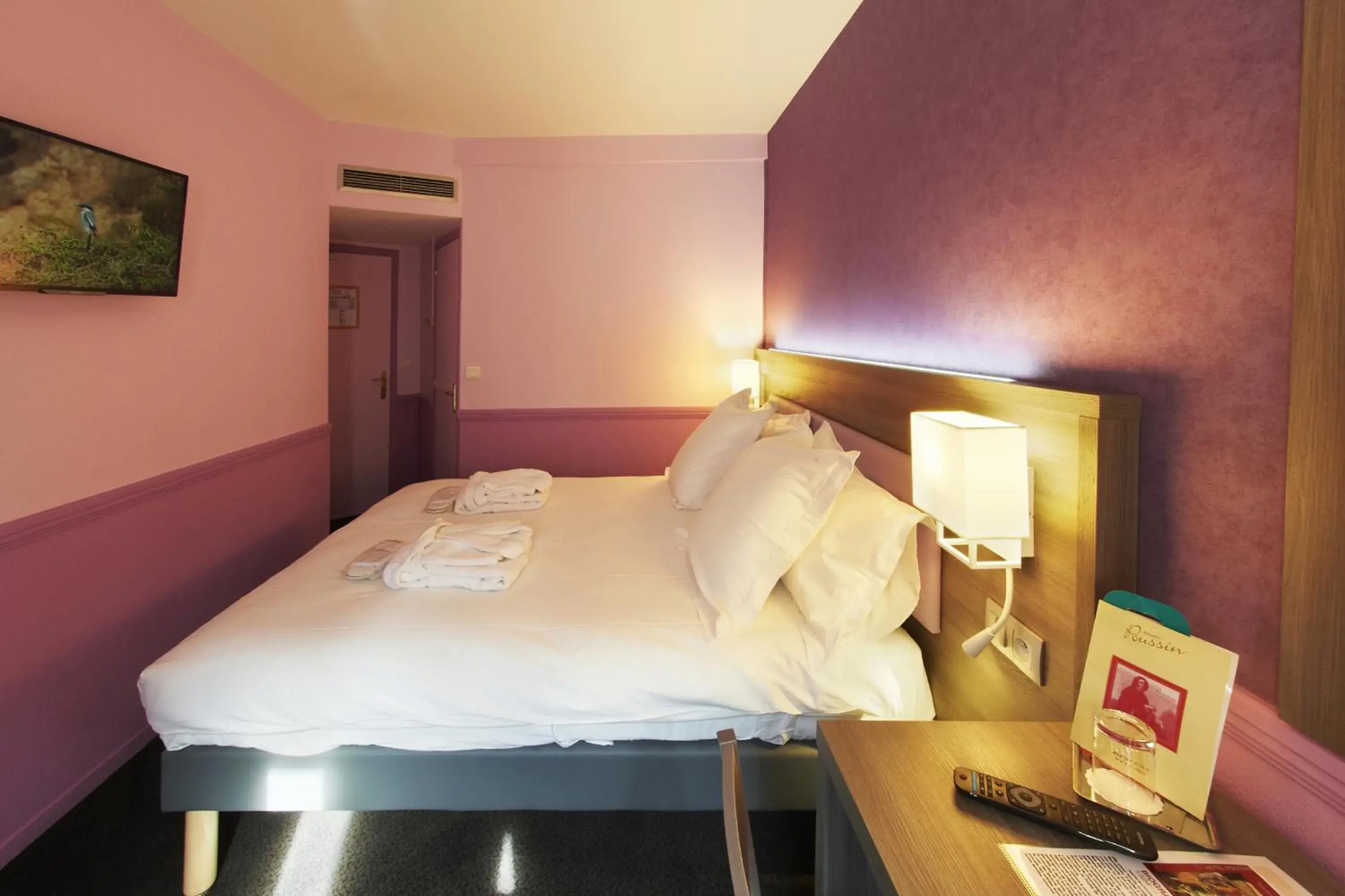 Double or Twin Room in Hôtel Poussin Double or Twin Room in Hôtel Poussin