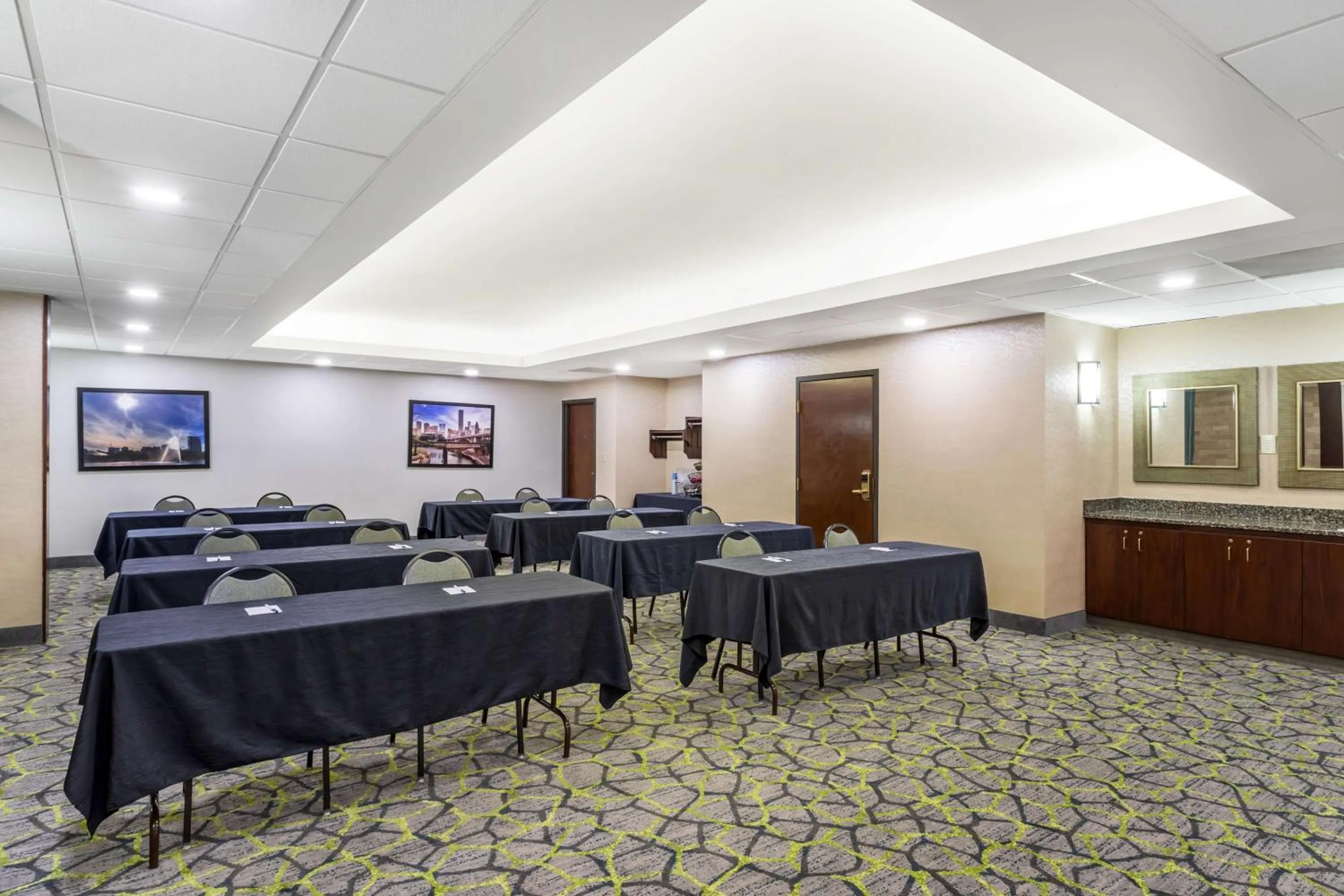 Meeting/conference room in Best Western Plus Houston Energy Corridor