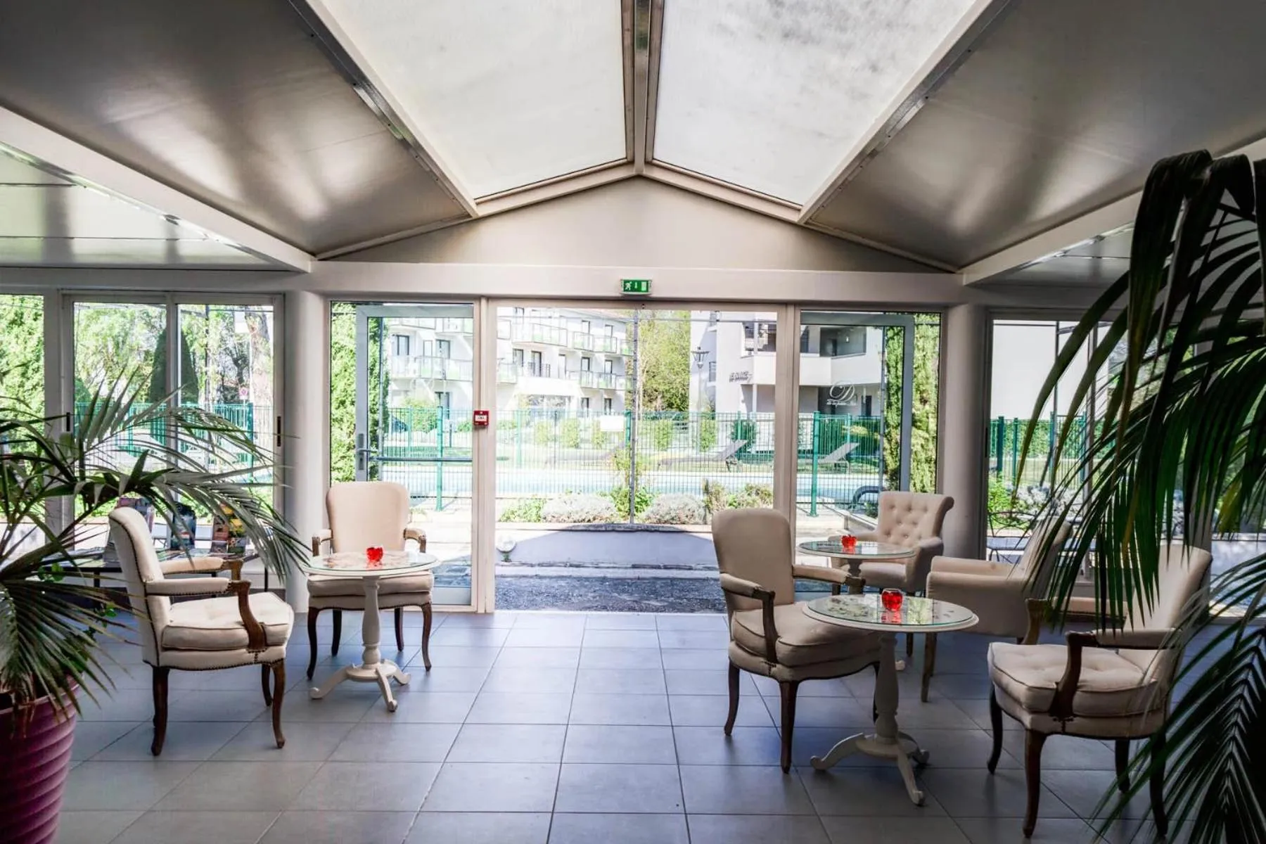 Lounge or bar in SOWELL HOTELS Domaine de la Petite Isle