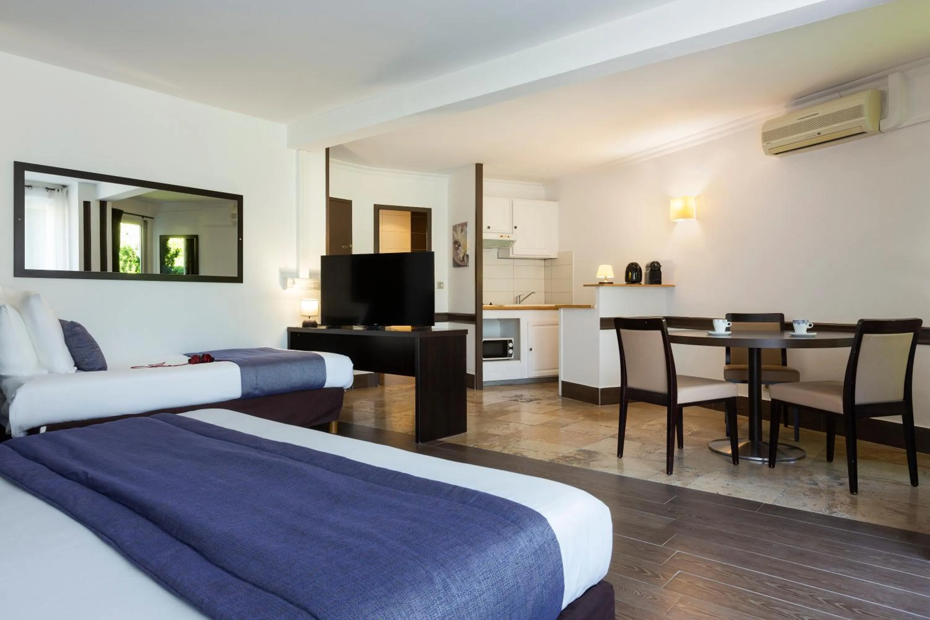 Bedroom, Bed in SOWELL HOTELS Domaine de la Petite Isle