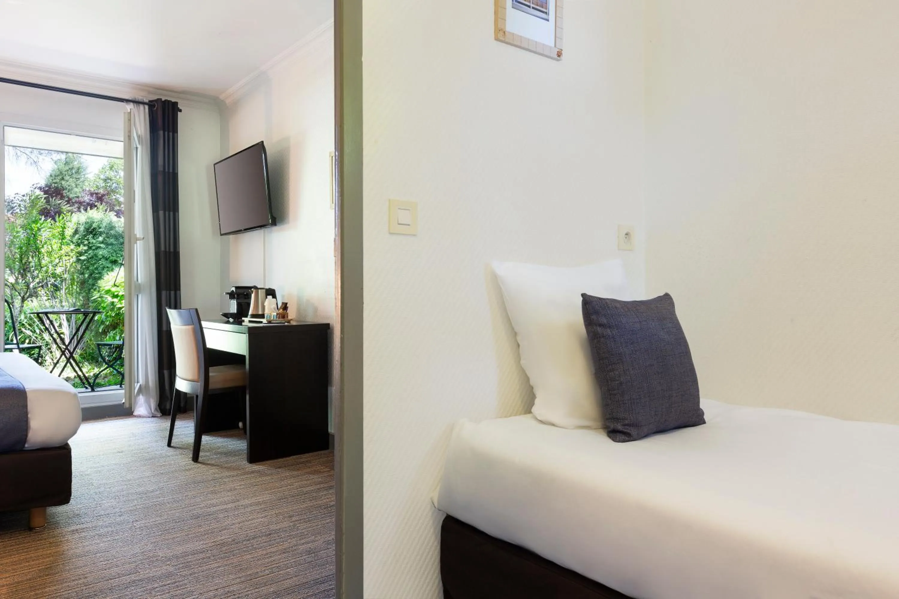 Bedroom, Bed in SOWELL HOTELS Domaine de la Petite Isle