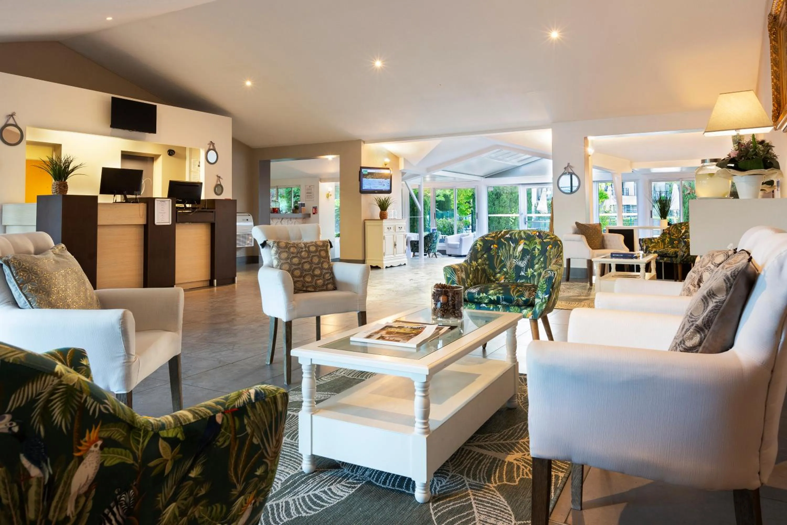 Lobby or reception in SOWELL HOTELS Domaine de la Petite Isle