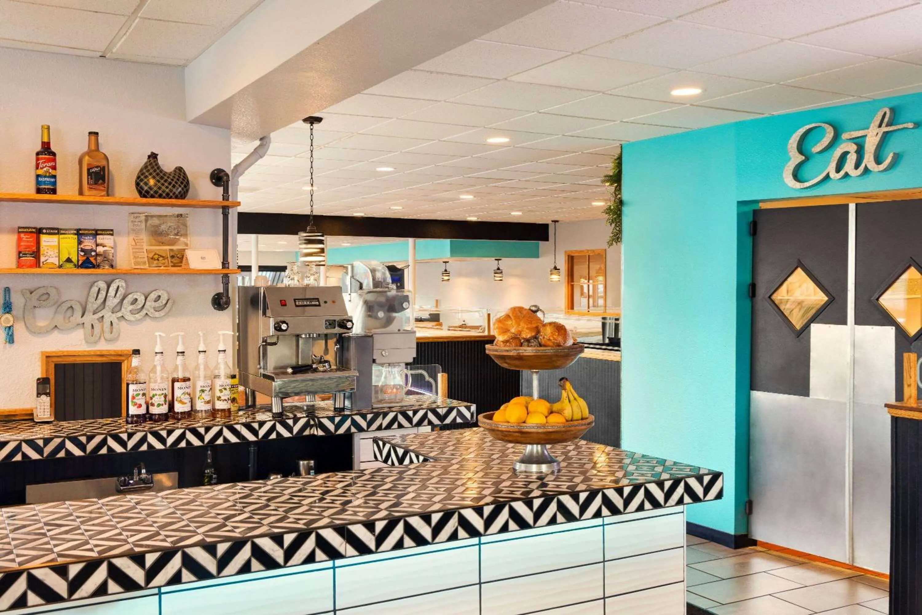 Restaurant/places to eat in Ramada Plaza by Wyndham Portland