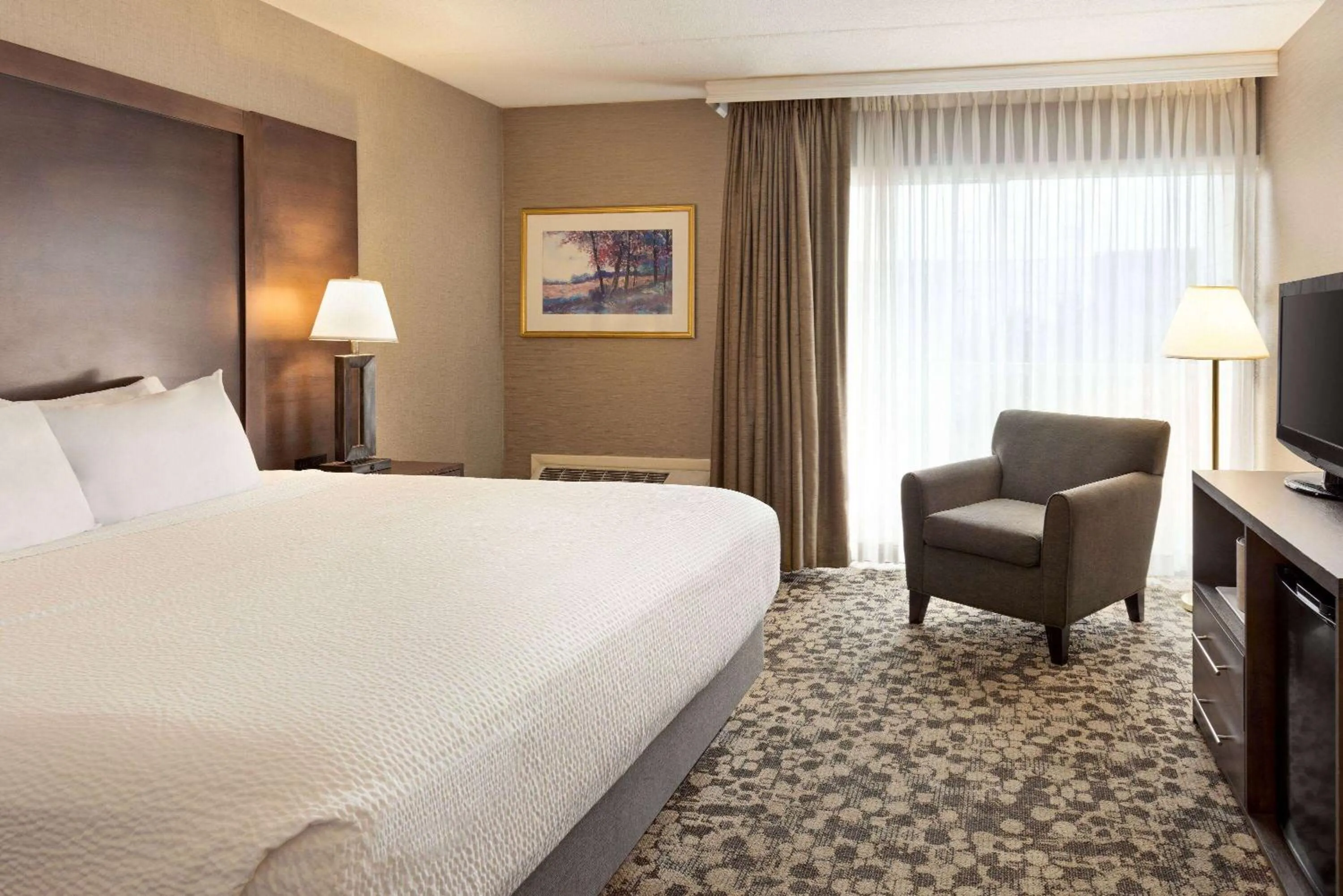 Photo of the whole room, Bed in Ramada Plaza by Wyndham Portland