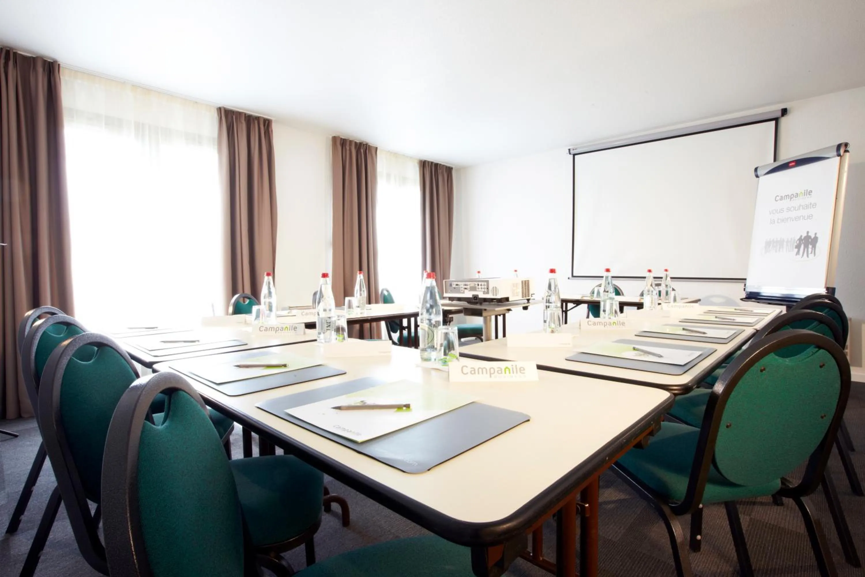 Business facilities in Campanile Nature - Taverny