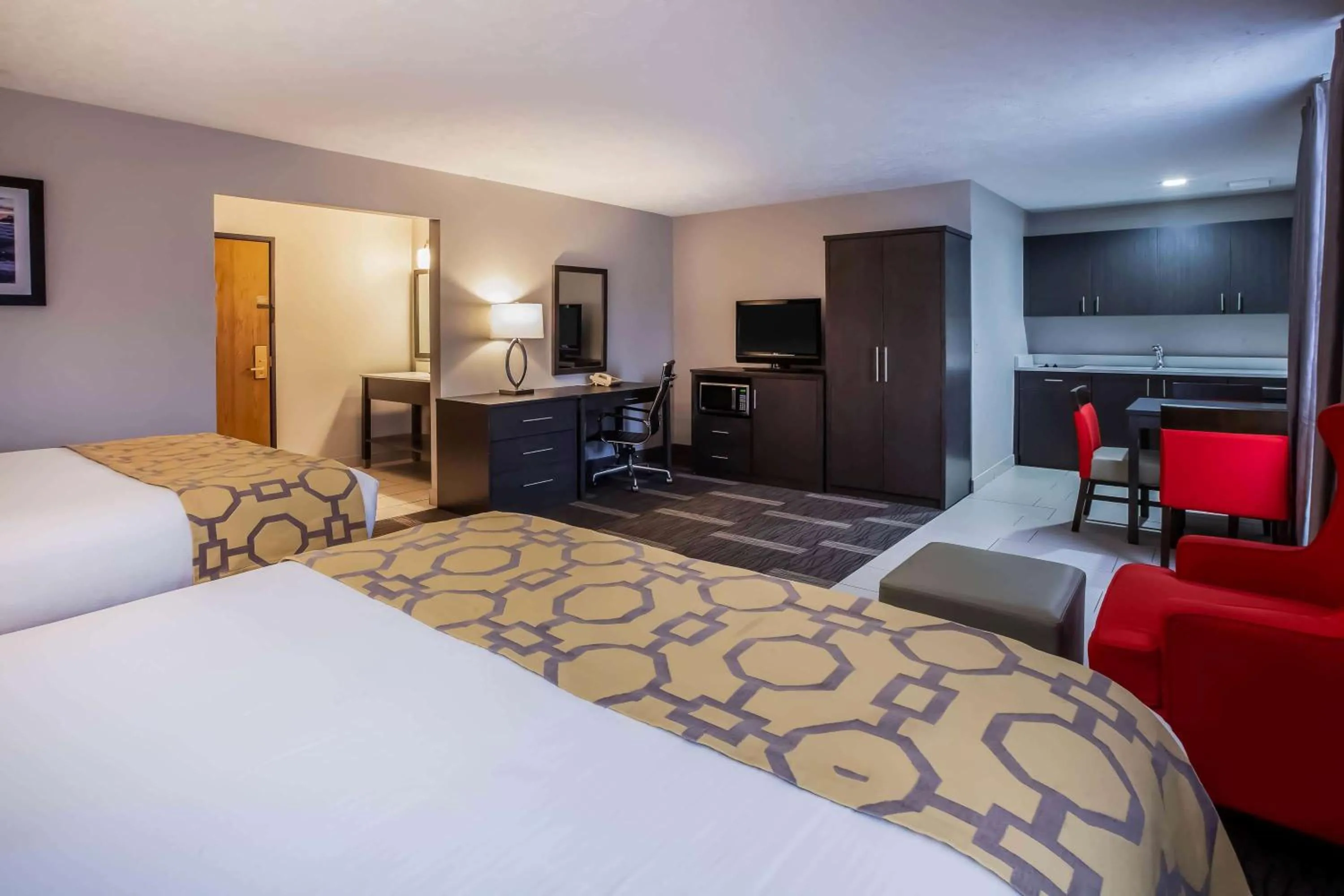 Photo of the whole room in Baymont by Wyndham Traverse City