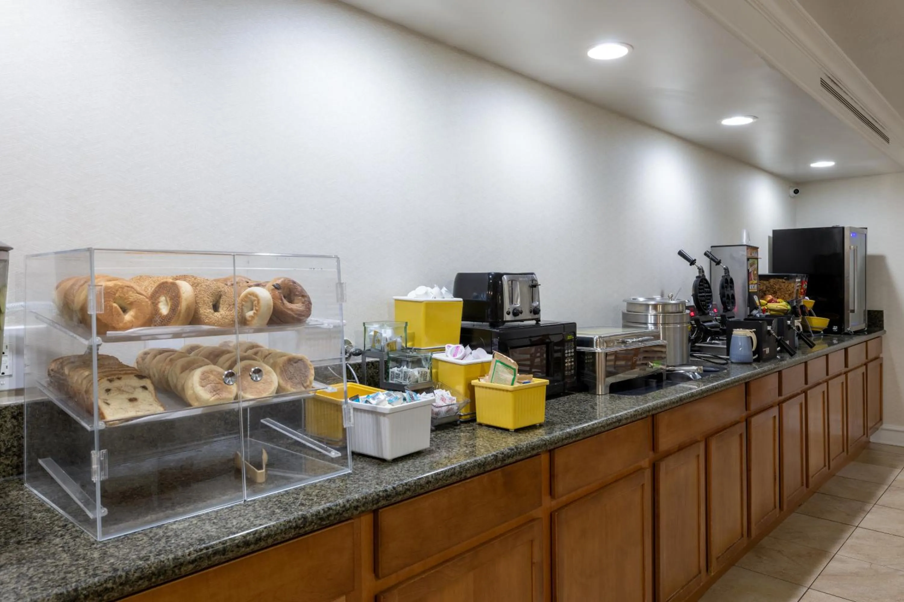 Coffee/tea facilities in Days Inn by Wyndham Casper